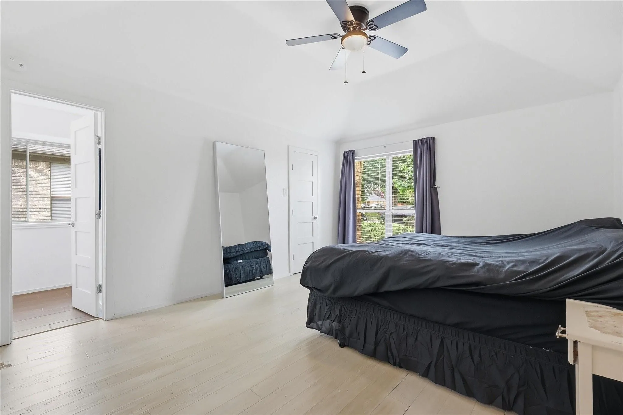 Single Family Residence For Rent in Denton County , 1614 Sunswept Terrace, Lewisville, Texas 75077, 3 Bedroom, 2 Bathroom, 2 Garage spaces, 1,405 Sqft, built in 1985, mls#21397507, Real Estate Agent in Lewisville, Homes For Rent in Denton county, Homes For Rent in Lewisville, Realtor in Lewisville Texas, Real Estate Brokerage Independent Realty Texas, Luminita Cordes Realtor