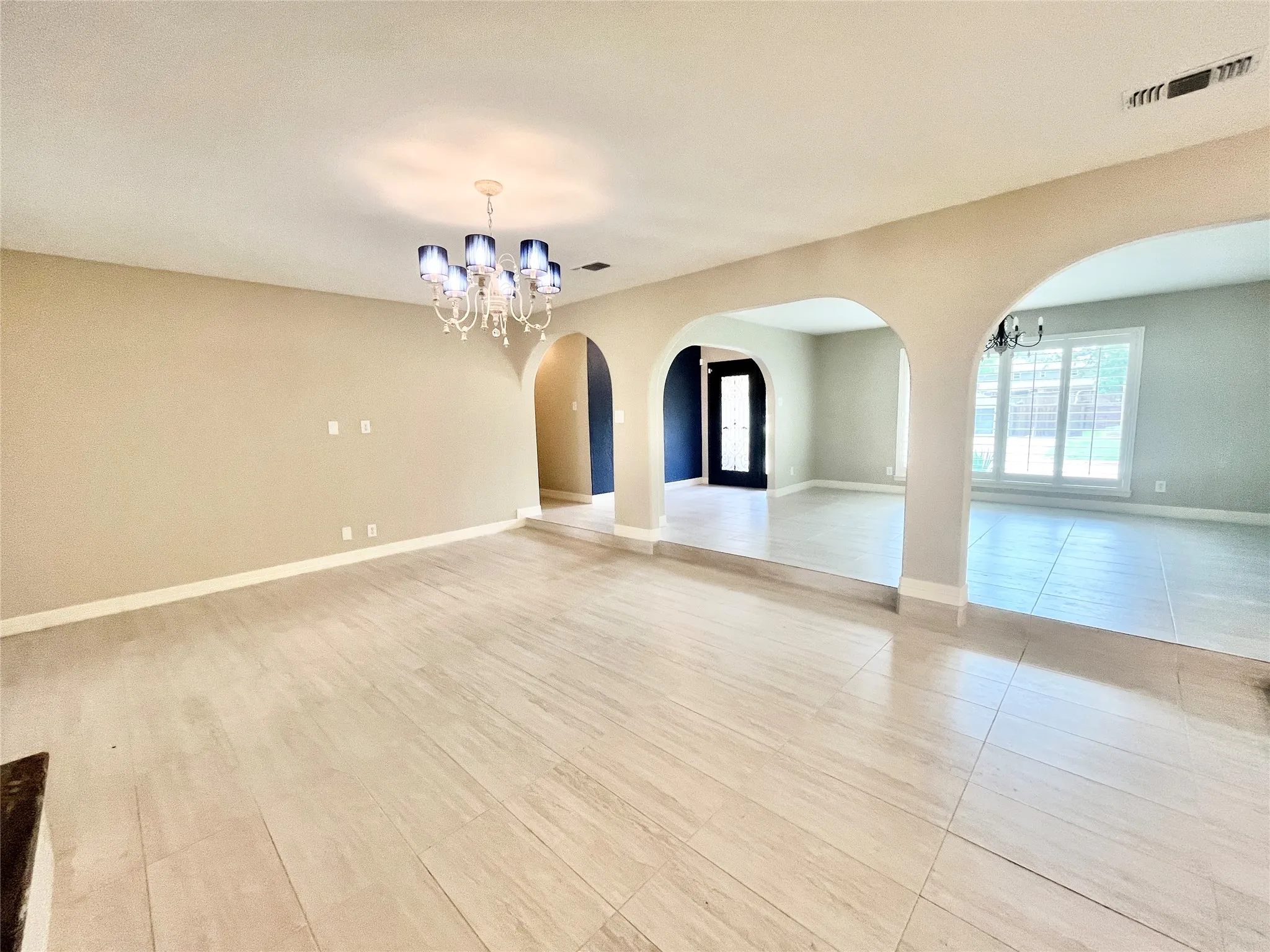 Single Family Residence For Rent in Dallas County , 313 Santa Clara Street, Irving, Texas 75062, 4 Bedroom, 3 Bathroom, 2 Garage spaces, 2,624 Sqft, built in 1967, mls#21397651, Real Estate Agent in Irving, Homes For Rent in Dallas county, Homes For Rent in Irving, Realtor in Irving Texas, Real Estate Brokerage Independent Realty Texas, Luminita Cordes Realtor