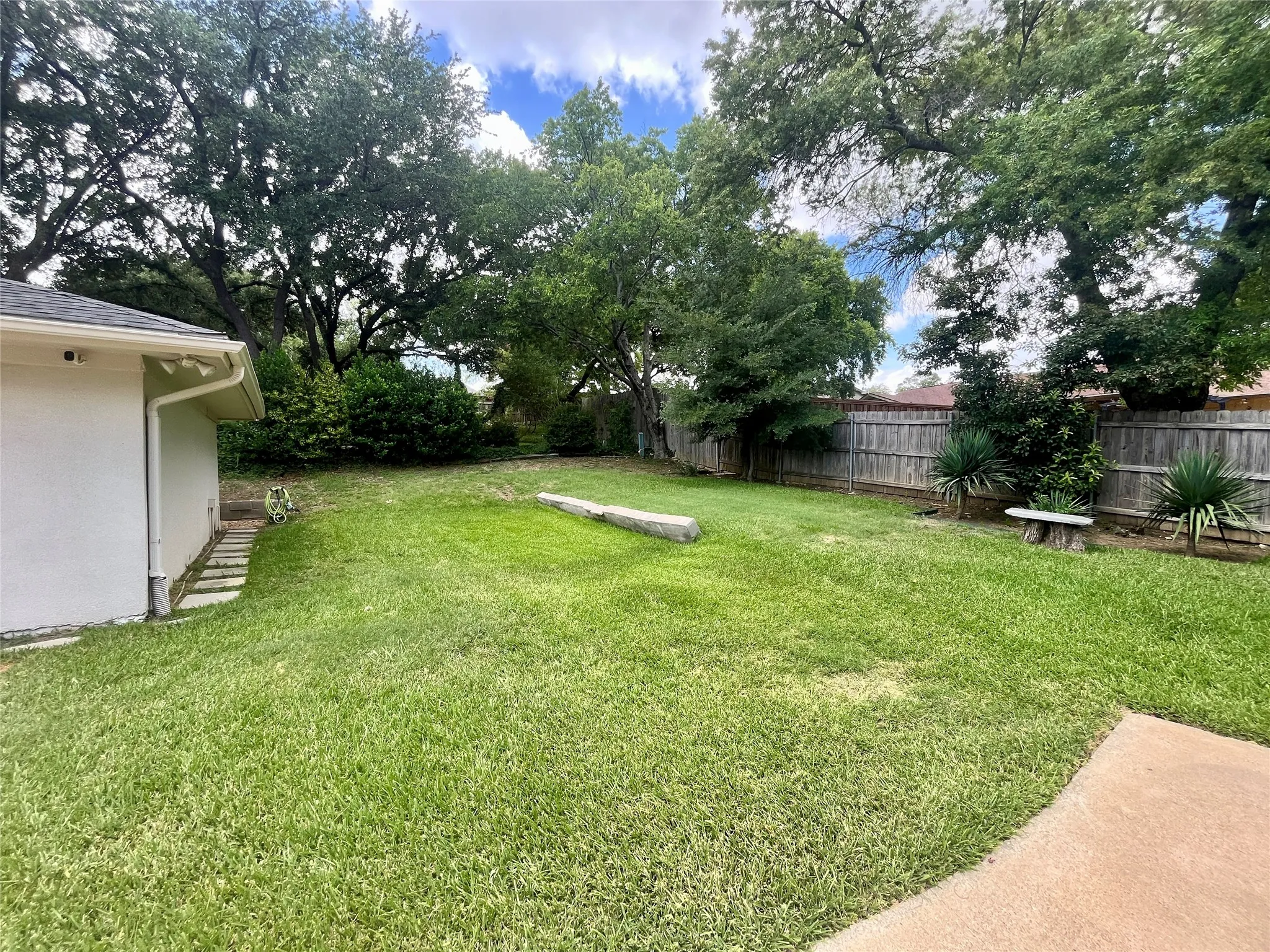 Single Family Residence For Rent in Dallas County , 313 Santa Clara Street, Irving, Texas 75062, 4 Bedroom, 3 Bathroom, 2 Garage spaces, 2,624 Sqft, built in 1967, mls#21397651, Real Estate Agent in Irving, Homes For Rent in Dallas county, Homes For Rent in Irving, Realtor in Irving Texas, Real Estate Brokerage Independent Realty Texas, Luminita Cordes Realtor