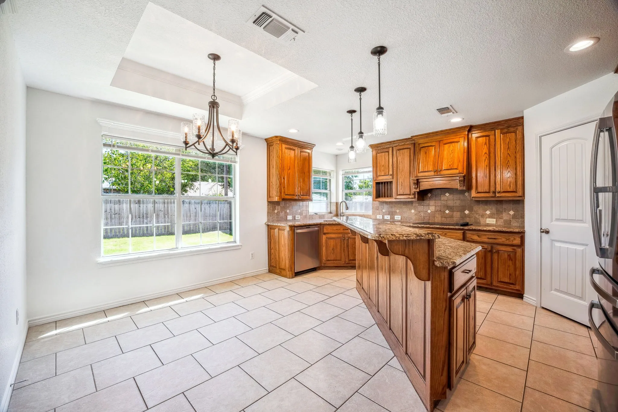 Single Family Residence For Sale in Erath County , 320 Midnight Shadow, Stephenville, Texas 76401, 3 Bedroom, 2 Bathroom, Garage spaces, 1,625 Sqft, built in 2009, mls#21398288, Real Estate Agent in Stephenville, Homes For Sale in Erath county, Homes For Sale in Stephenville, Realtor in Stephenville Texas, Real Estate Brokerage Independent Realty Texas, Luminita Cordes Realtor