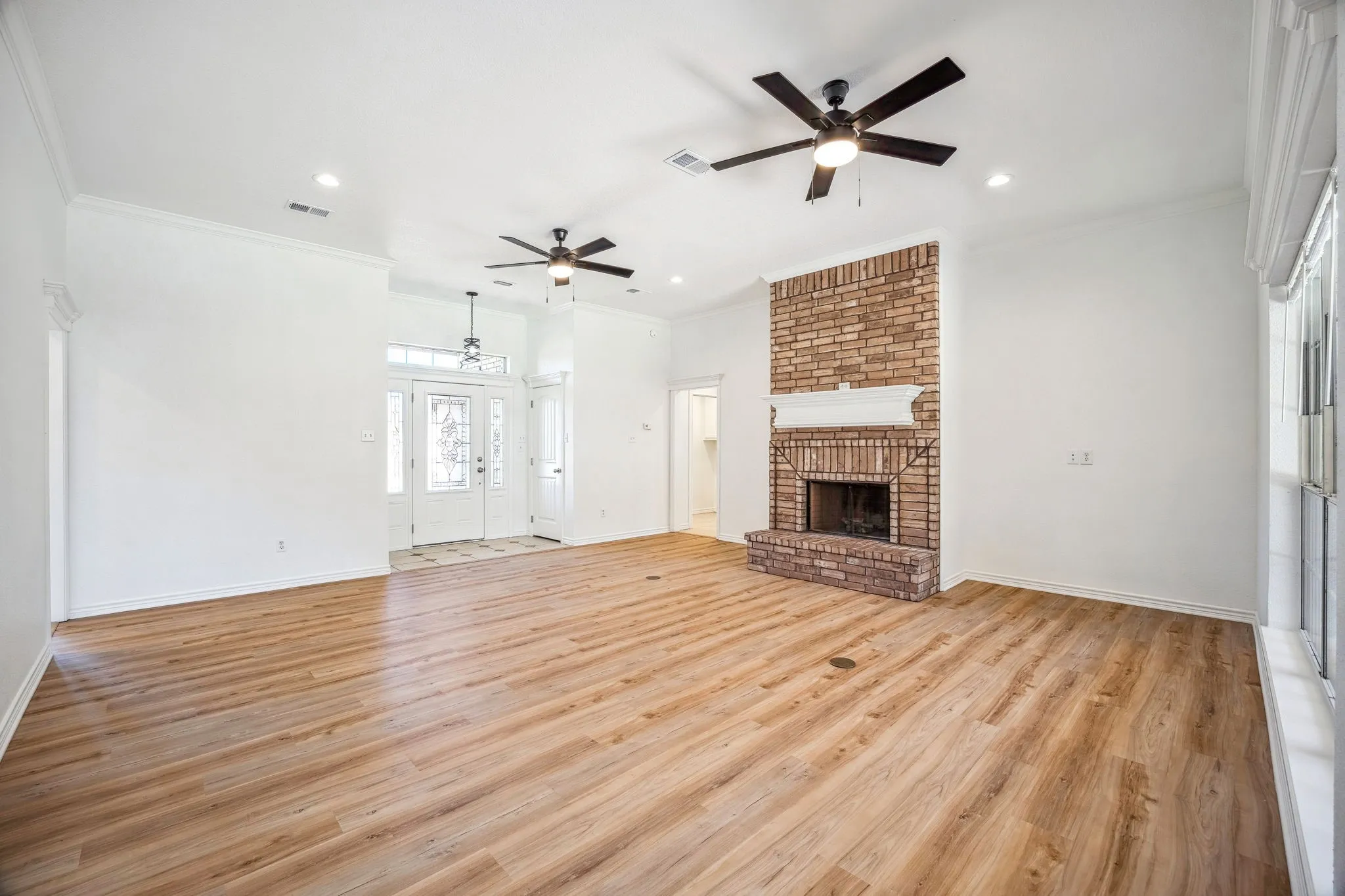 Single Family Residence For Sale in Erath County , 320 Midnight Shadow, Stephenville, Texas 76401, 3 Bedroom, 2 Bathroom, Garage spaces, 1,625 Sqft, built in 2009, mls#21398288, Real Estate Agent in Stephenville, Homes For Sale in Erath county, Homes For Sale in Stephenville, Realtor in Stephenville Texas, Real Estate Brokerage Independent Realty Texas, Luminita Cordes Realtor