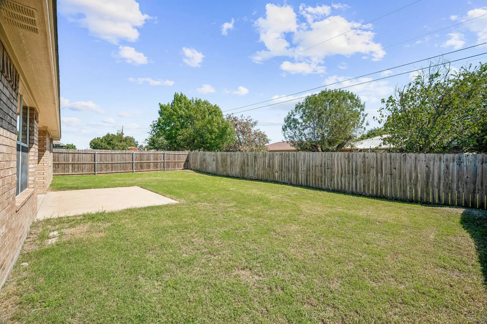 Single Family Residence For Sale in Erath County , 320 Midnight Shadow, Stephenville, Texas 76401, 3 Bedroom, 2 Bathroom, Garage spaces, 1,625 Sqft, built in 2009, mls#21398288, Real Estate Agent in Stephenville, Homes For Sale in Erath county, Homes For Sale in Stephenville, Realtor in Stephenville Texas, Real Estate Brokerage Independent Realty Texas, Luminita Cordes Realtor