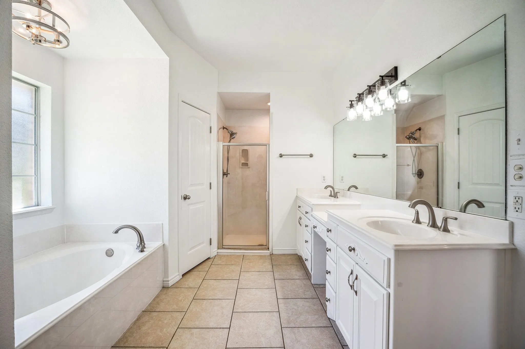 Single Family Residence For Sale in Erath County , 320 Midnight Shadow, Stephenville, Texas 76401, 3 Bedroom, 2 Bathroom, Garage spaces, 1,625 Sqft, built in 2009, mls#21398288, Real Estate Agent in Stephenville, Homes For Sale in Erath county, Homes For Sale in Stephenville, Realtor in Stephenville Texas, Real Estate Brokerage Independent Realty Texas, Luminita Cordes Realtor