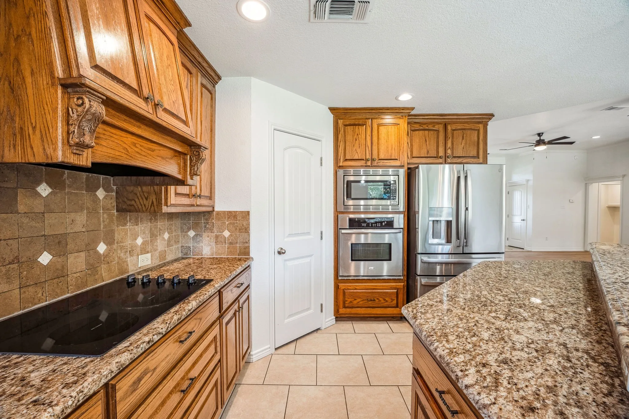 Single Family Residence For Sale in Erath County , 320 Midnight Shadow, Stephenville, Texas 76401, 3 Bedroom, 2 Bathroom, Garage spaces, 1,625 Sqft, built in 2009, mls#21398288, Real Estate Agent in Stephenville, Homes For Sale in Erath county, Homes For Sale in Stephenville, Realtor in Stephenville Texas, Real Estate Brokerage Independent Realty Texas, Luminita Cordes Realtor