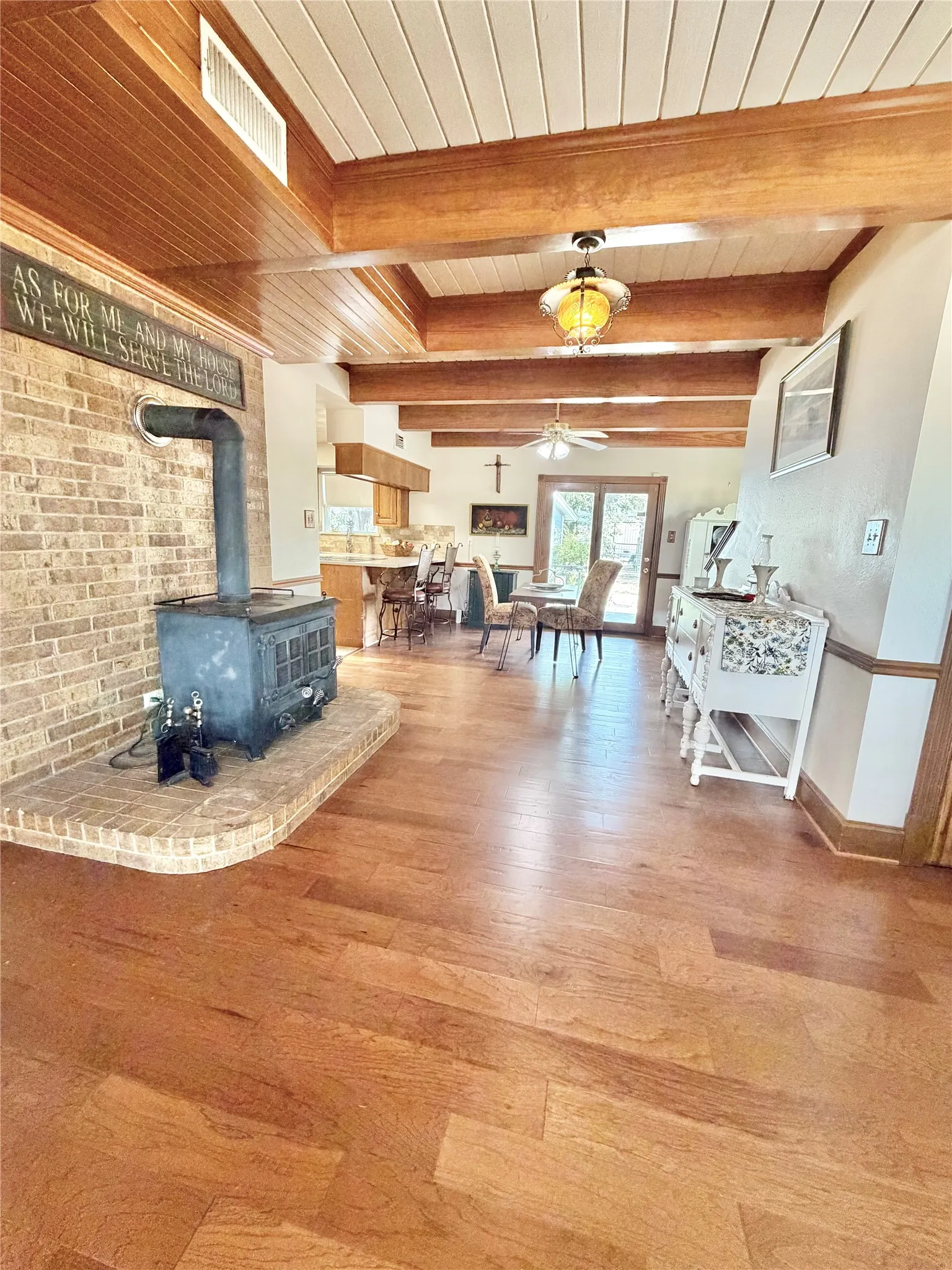 Farm For Sale in Denton County , 2284 Mitchell Road, Krum, Texas 76249, 3 Bedroom, 2 Bathroom, 2 Garage spaces, 1,792 Sqft, built in 1983, mls#21398265, Real Estate Agent in Krum, Homes For Sale in Denton county, Homes For Sale in Krum, Realtor in Krum Texas, Real Estate Brokerage Independent Realty Texas, Luminita Cordes Realtor