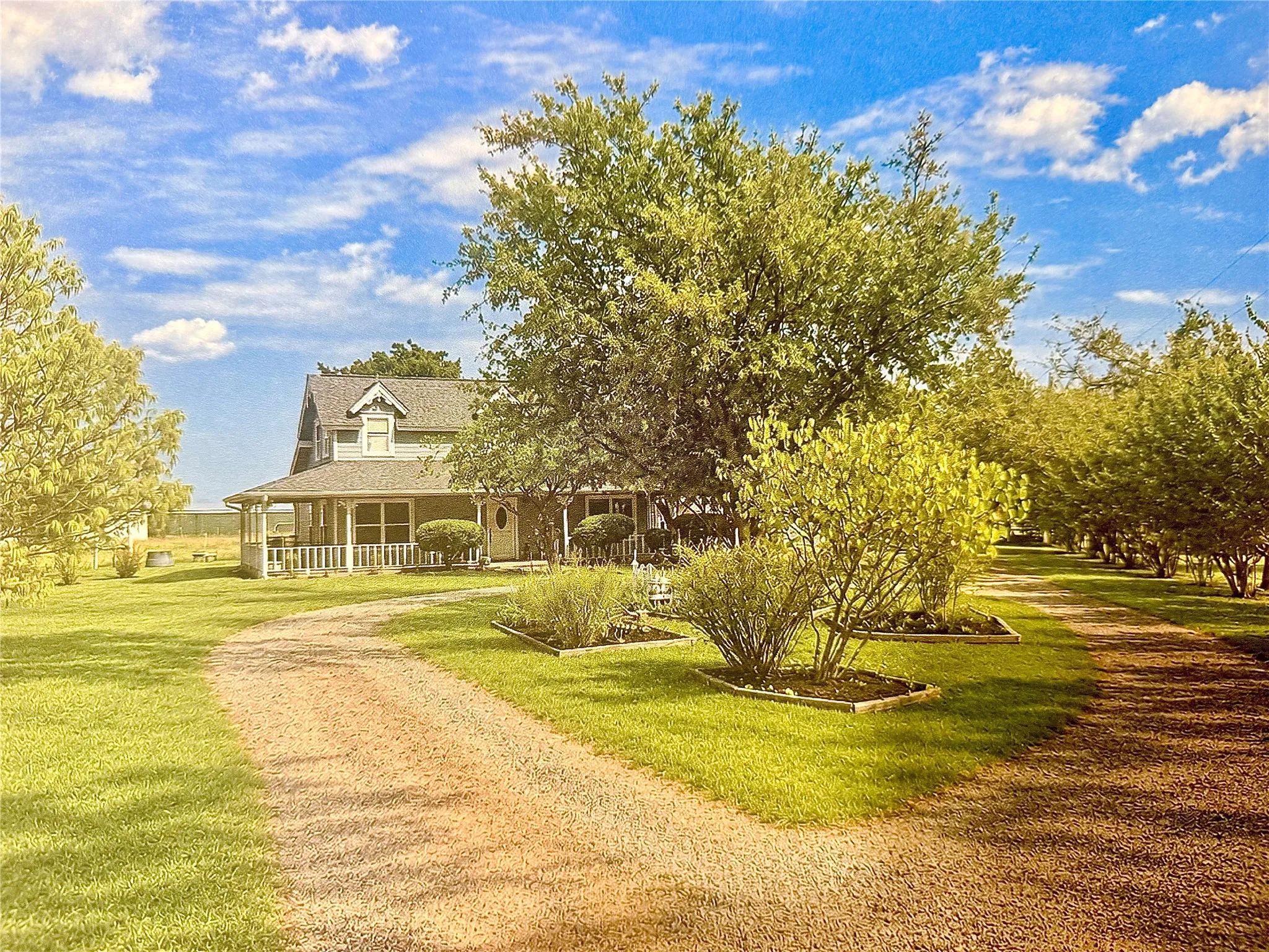 Farm For Sale in Denton County , 2284 Mitchell Road, Krum, Texas 76249, 3 Bedroom, 2 Bathroom, 2 Garage spaces, 1,792 Sqft, built in 1983, mls#21398265, Real Estate Agent in Krum, Homes For Sale in Denton county, Homes For Sale in Krum, Realtor in Krum Texas, Real Estate Brokerage Independent Realty Texas, Luminita Cordes Realtor