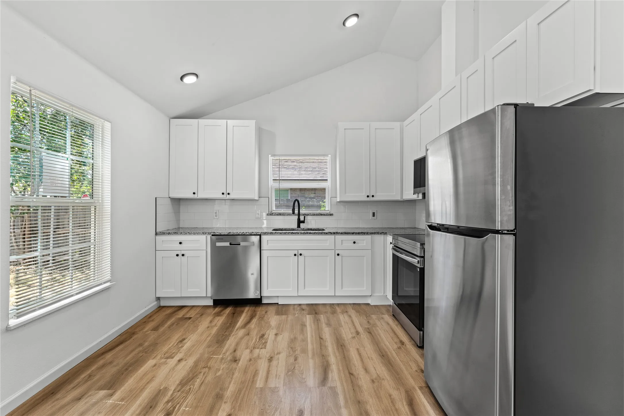 Single Family Residence For Sale in Mc Lennan County , 2123 Burnett Avenue, Waco, Texas 76706, 3 Bedroom, 2 Bathroom, Garage spaces, 1,184 Sqft, built in 1945, mls#21398221, Real Estate Agent in Waco, Homes For Sale in Mc Lennan county, Homes For Sale in Waco, Realtor in Waco Texas, Real Estate Brokerage Independent Realty Texas, Luminita Cordes Realtor