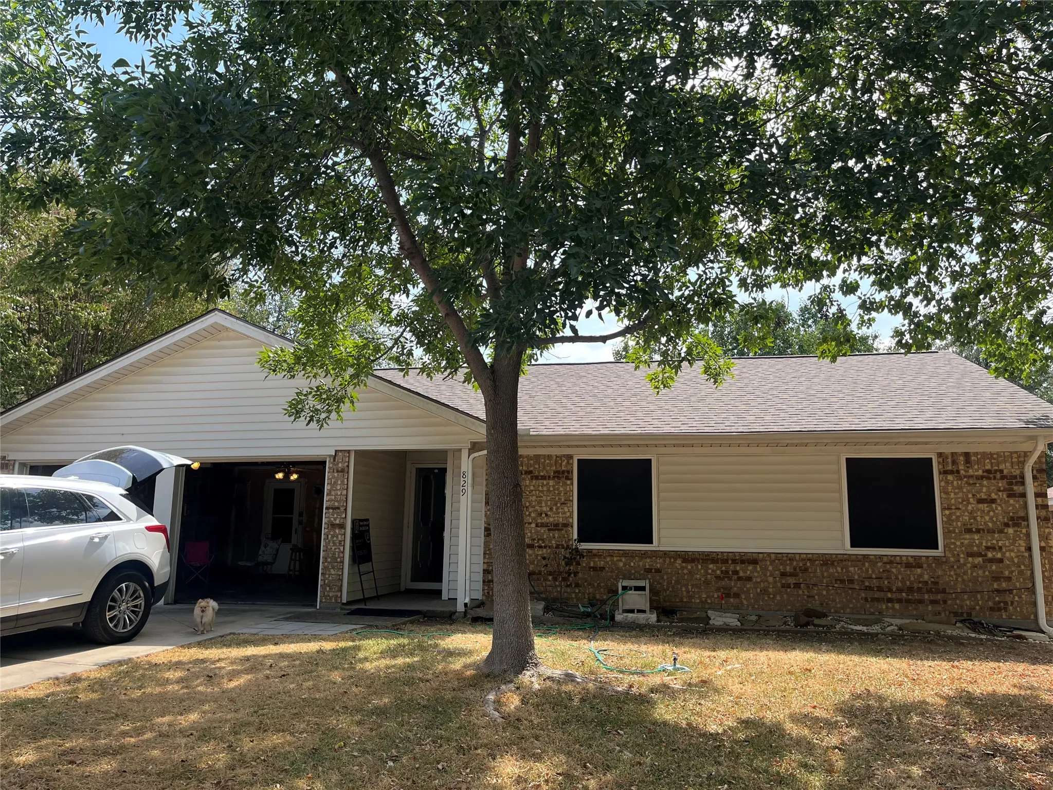 Single Family Residence For Sale in Tarrant County , 829 Mustang Drive, Saginaw, Texas 76179, 3 Bedroom, 2 Bathroom, 2 Garage spaces, 1,139 Sqft, built in 1982, mls#21398246, Real Estate Agent in Saginaw, Homes For Sale in Tarrant county, Homes For Sale in Saginaw, Realtor in Saginaw Texas, Real Estate Brokerage Independent Realty Texas, Luminita Cordes Realtor