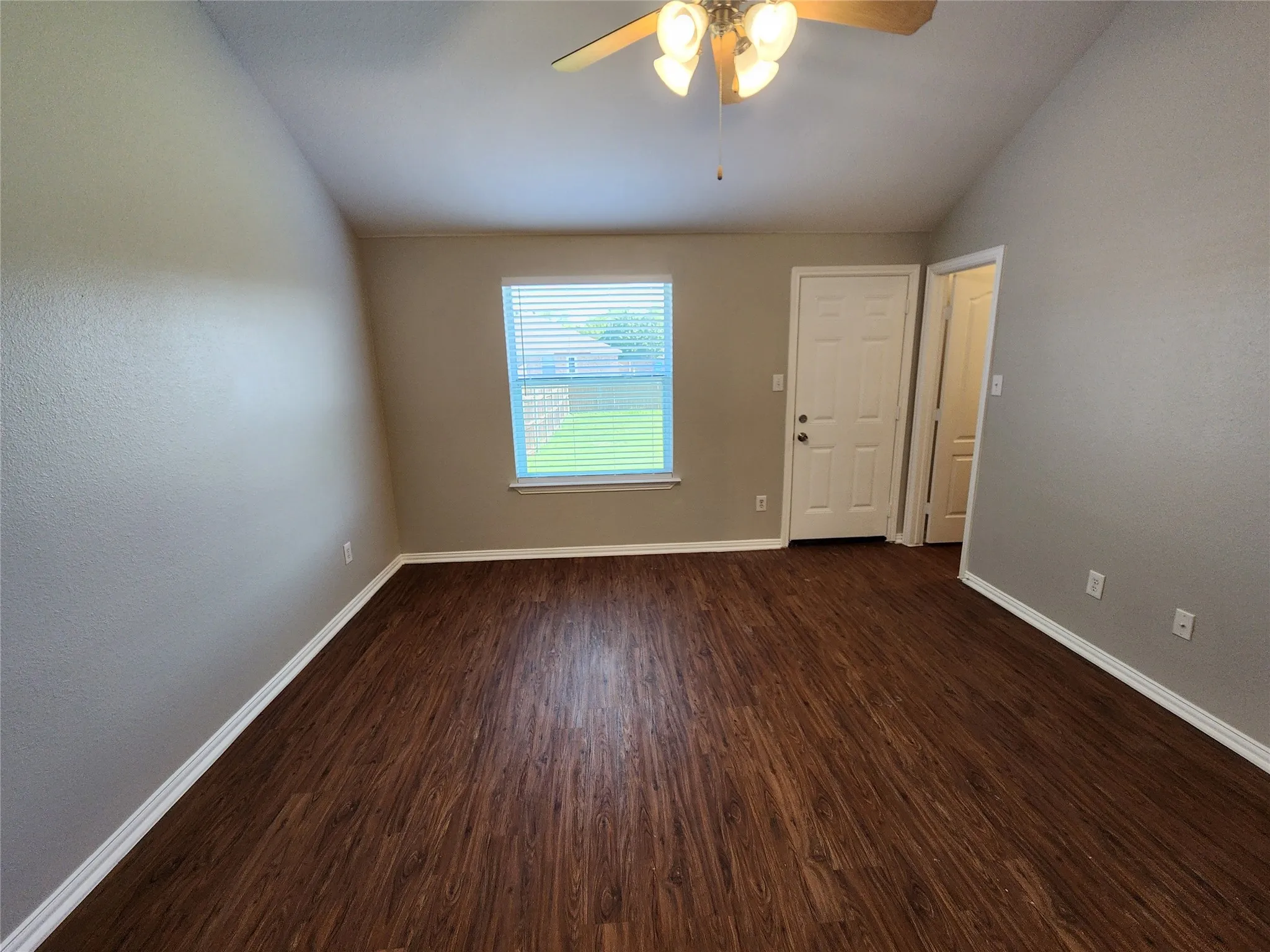 Duplex For Rent in Tarrant County , 209 Deborah Lane, Crowley, Texas 76036, 3 Bedroom, 2 Bathroom, 2 Garage spaces, 1,225 Sqft, built in 2005, mls#21398292, Real Estate Agent in Crowley, Homes For Rent in Tarrant county, Homes For Rent in Crowley, Realtor in Crowley Texas, Real Estate Brokerage Independent Realty Texas, Luminita Cordes Realtor