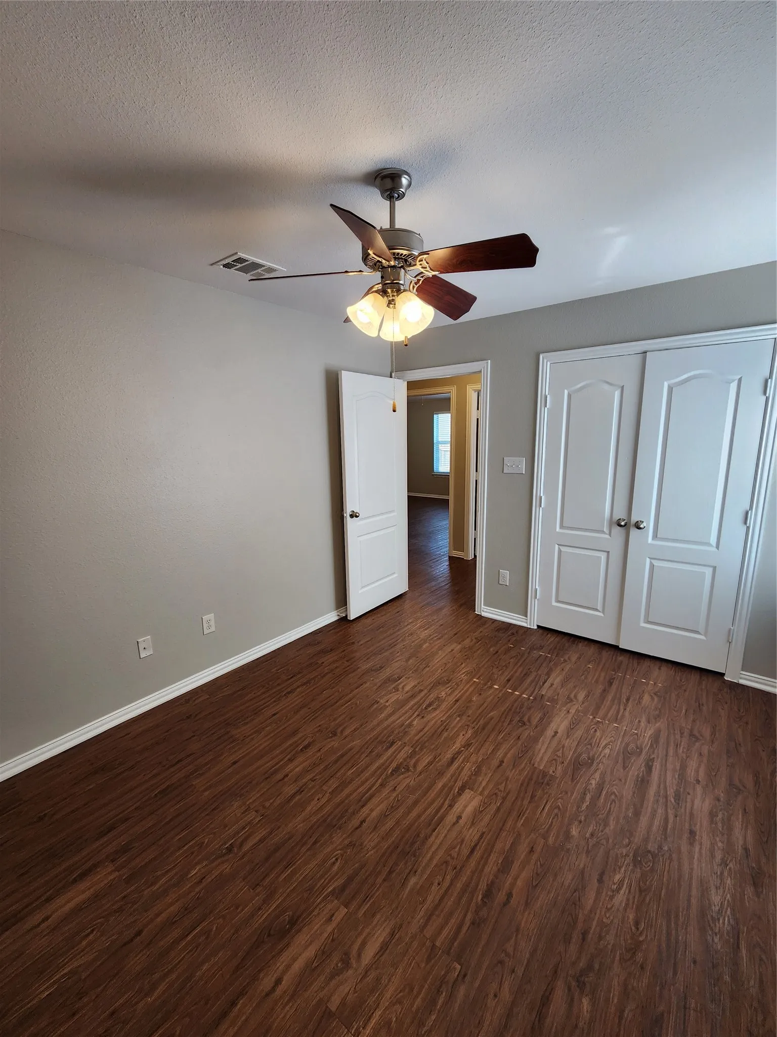 Duplex For Rent in Tarrant County , 209 Deborah Lane, Crowley, Texas 76036, 3 Bedroom, 2 Bathroom, 2 Garage spaces, 1,225 Sqft, built in 2005, mls#21398292, Real Estate Agent in Crowley, Homes For Rent in Tarrant county, Homes For Rent in Crowley, Realtor in Crowley Texas, Real Estate Brokerage Independent Realty Texas, Luminita Cordes Realtor