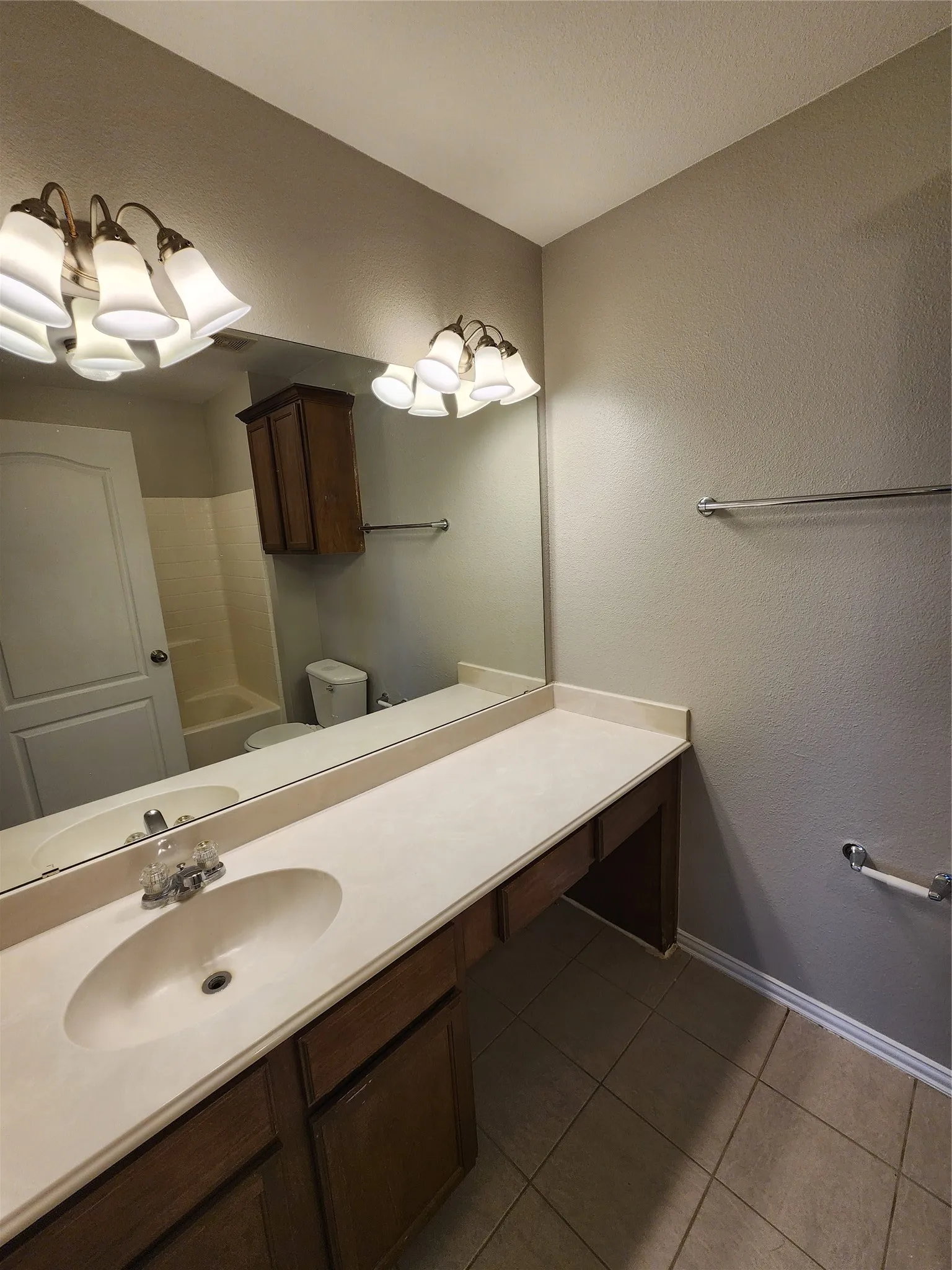 Duplex For Rent in Tarrant County , 209 Deborah Lane, Crowley, Texas 76036, 3 Bedroom, 2 Bathroom, 2 Garage spaces, 1,225 Sqft, built in 2005, mls#21398292, Real Estate Agent in Crowley, Homes For Rent in Tarrant county, Homes For Rent in Crowley, Realtor in Crowley Texas, Real Estate Brokerage Independent Realty Texas, Luminita Cordes Realtor