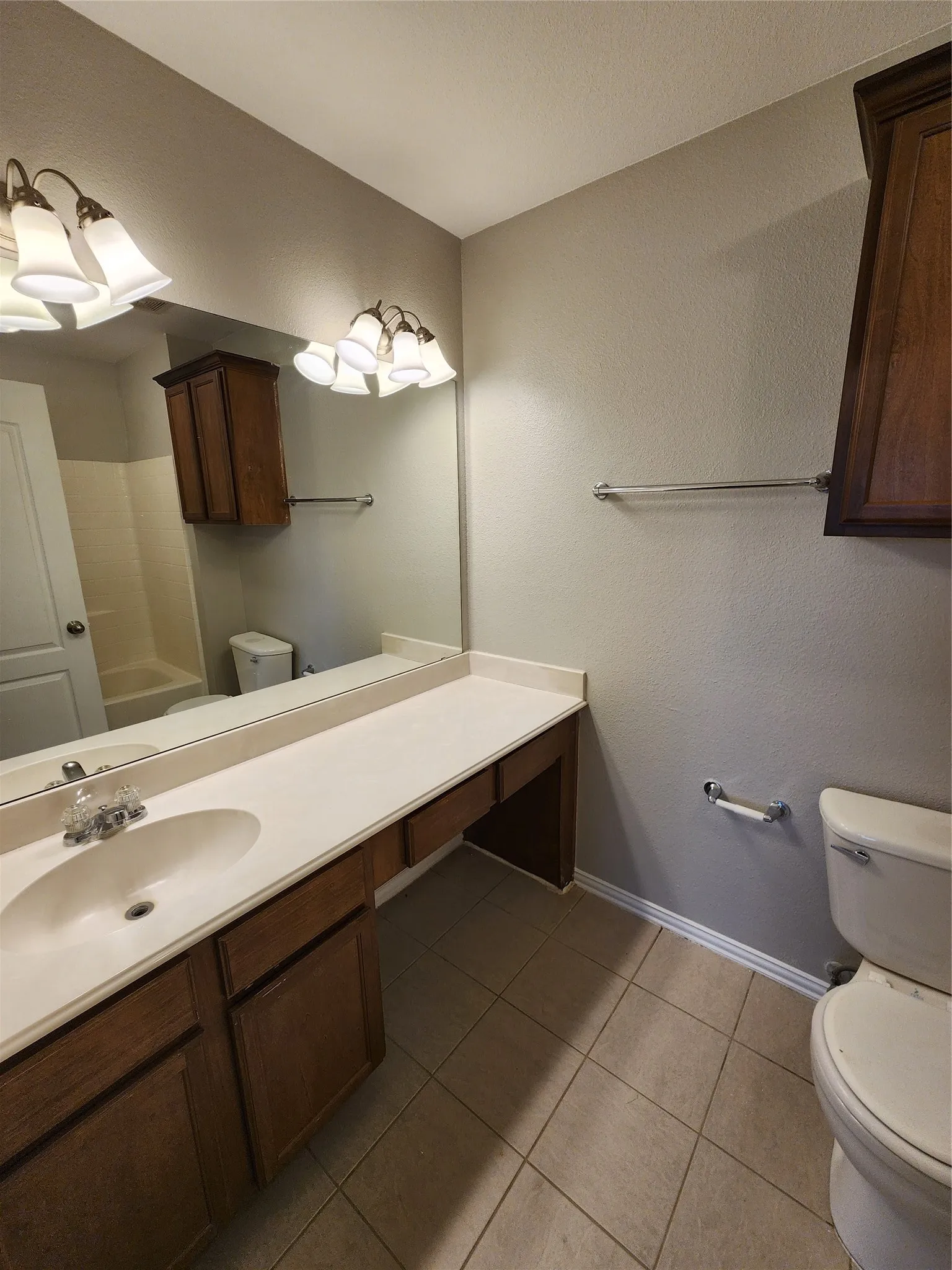 Duplex For Rent in Tarrant County , 209 Deborah Lane, Crowley, Texas 76036, 3 Bedroom, 2 Bathroom, 2 Garage spaces, 1,225 Sqft, built in 2005, mls#21398292, Real Estate Agent in Crowley, Homes For Rent in Tarrant county, Homes For Rent in Crowley, Realtor in Crowley Texas, Real Estate Brokerage Independent Realty Texas, Luminita Cordes Realtor