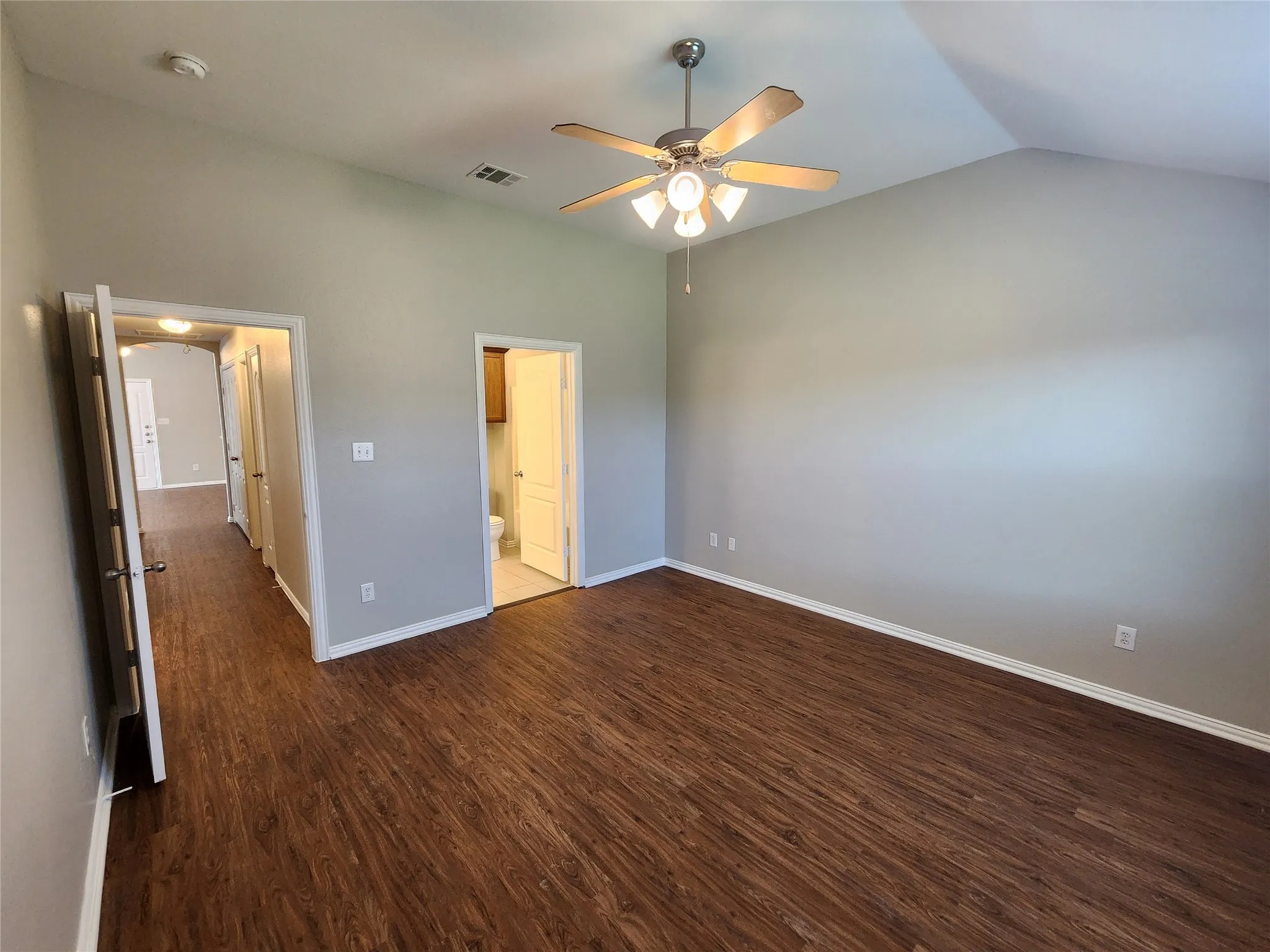 Duplex For Rent in Tarrant County , 209 Deborah Lane, Crowley, Texas 76036, 3 Bedroom, 2 Bathroom, 2 Garage spaces, 1,225 Sqft, built in 2005, mls#21398292, Real Estate Agent in Crowley, Homes For Rent in Tarrant county, Homes For Rent in Crowley, Realtor in Crowley Texas, Real Estate Brokerage Independent Realty Texas, Luminita Cordes Realtor