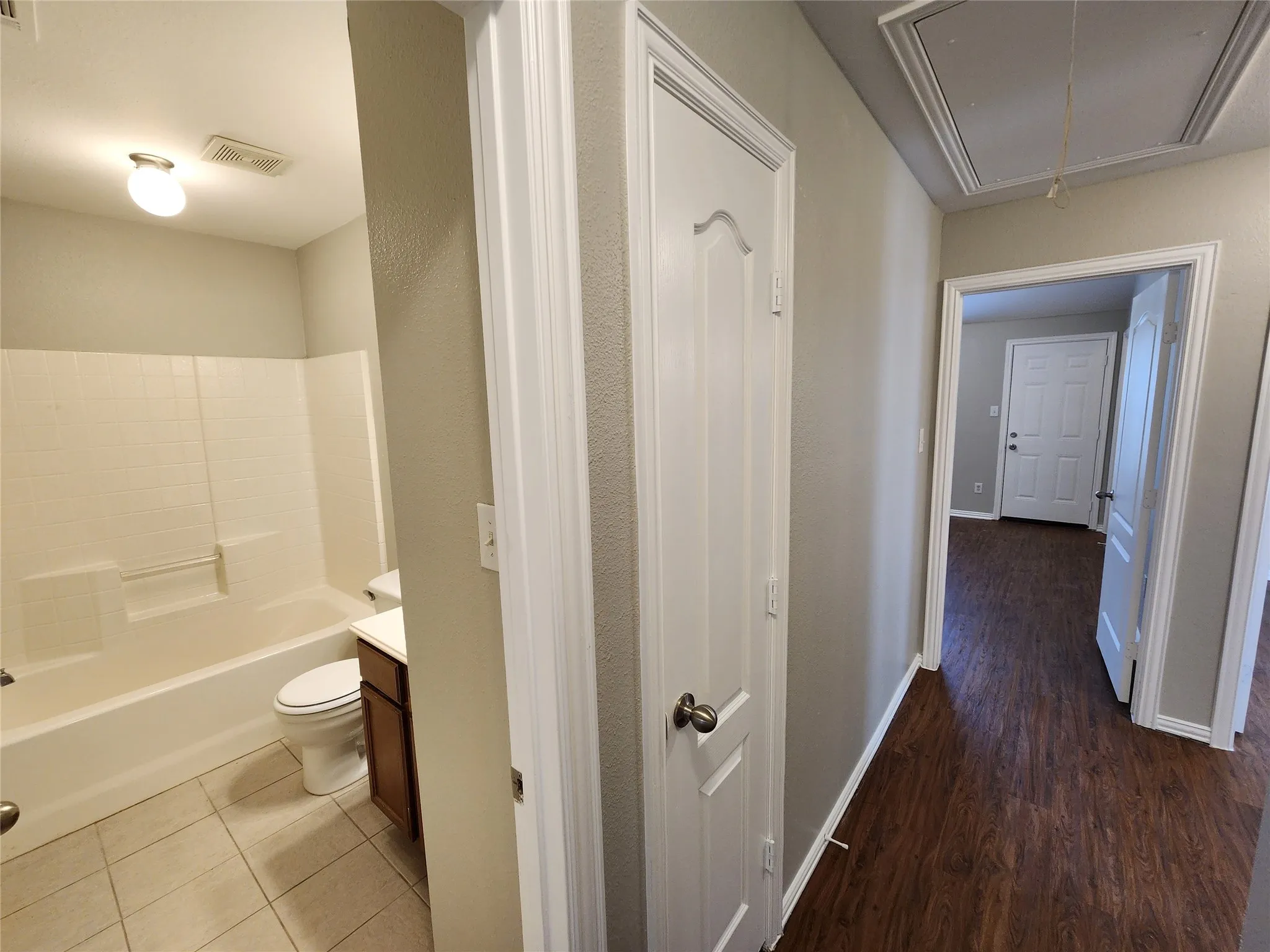 Duplex For Rent in Tarrant County , 209 Deborah Lane, Crowley, Texas 76036, 3 Bedroom, 2 Bathroom, 2 Garage spaces, 1,225 Sqft, built in 2005, mls#21398292, Real Estate Agent in Crowley, Homes For Rent in Tarrant county, Homes For Rent in Crowley, Realtor in Crowley Texas, Real Estate Brokerage Independent Realty Texas, Luminita Cordes Realtor