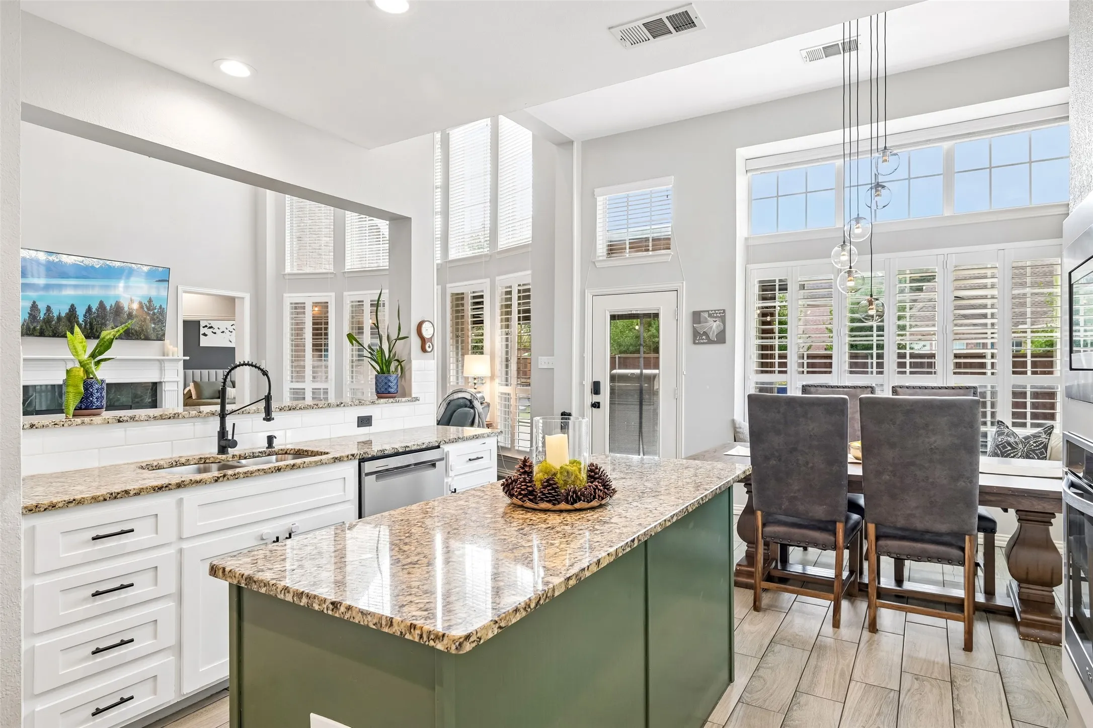 Single Family Residence For Sale in Tarrant County , 520 Ironwood Drive, Keller, Texas 76248, 4 Bedroom, 4 Bathroom, 2 Garage spaces, 3,052 Sqft, built in 1999, mls#21398262, Real Estate Agent in Keller, Homes For Sale in Tarrant county, Homes For Sale in Keller, Realtor in Keller Texas, Real Estate Brokerage Independent Realty Texas, Luminita Cordes Realtor