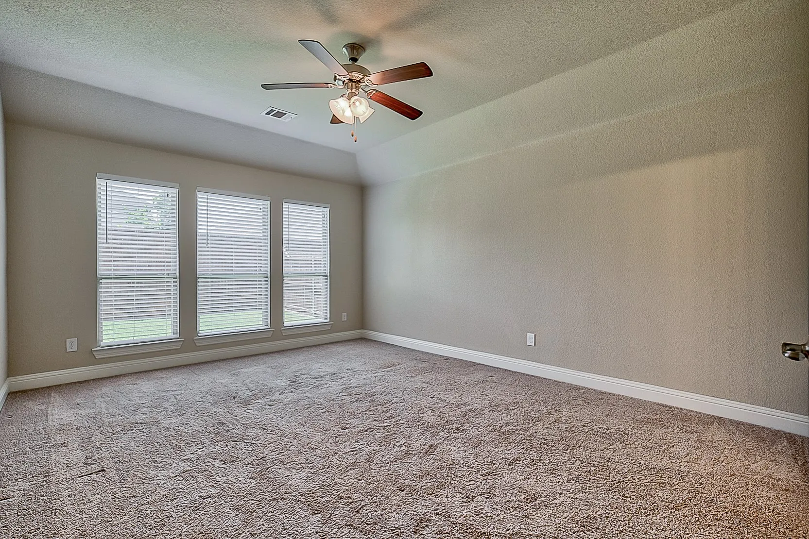 Single Family Residence For Rent in Denton County , 15909 Rockingham Street, Frisco, Texas 75036, 4 Bedroom, 2 Bathroom, 2 Garage spaces, 2,050 Sqft, built in 2015, mls#21346616, Real Estate Agent in Frisco, Homes For Rent in Denton county, Homes For Rent in Frisco, Realtor in Frisco Texas, Real Estate Brokerage Independent Realty Texas, Luminita Cordes Realtor