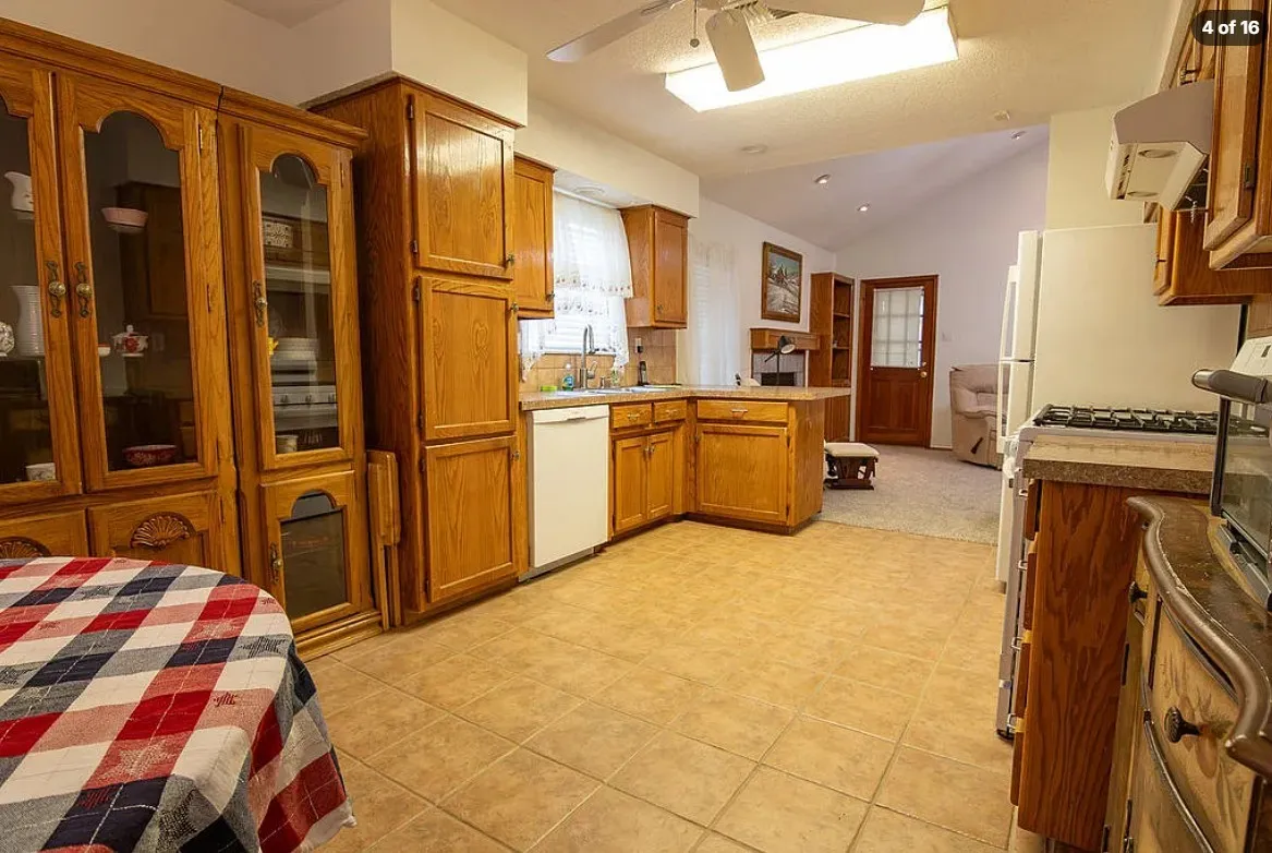 Single Family Residence For Rent in Tarrant County , 3622 Swafford Street, Arlington, Texas 76015, 3 Bedroom, 2 Bathroom, 2 Garage spaces, 1,122 Sqft, built in 1989, mls#21398301, Real Estate Agent in Arlington, Homes For Rent in Tarrant county, Homes For Rent in Arlington, Realtor in Arlington Texas, Real Estate Brokerage Independent Realty Texas, Luminita Cordes Realtor