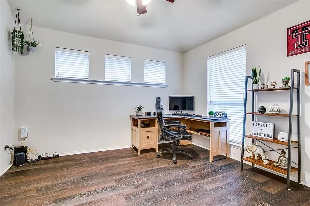 Single Family Residence For Rent in Collin County , 11348 Lockshire Drive, Frisco, Texas 75035, 3 Bedroom, 2 Bathroom, 2 Garage spaces, 1,594 Sqft, built in 1999, mls#21398297, Real Estate Agent in Frisco, Homes For Rent in Collin county, Homes For Rent in Frisco, Realtor in Frisco Texas, Real Estate Brokerage Independent Realty Texas, Luminita Cordes Realtor