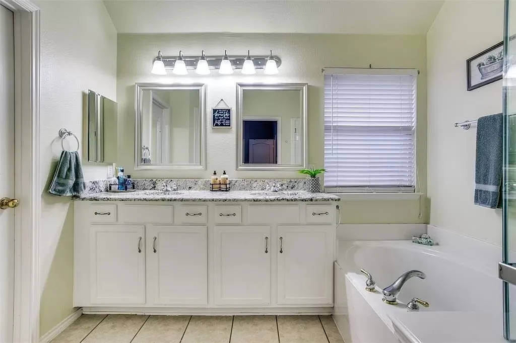 Single Family Residence For Rent in Collin County , 11348 Lockshire Drive, Frisco, Texas 75035, 3 Bedroom, 2 Bathroom, 2 Garage spaces, 1,594 Sqft, built in 1999, mls#21398297, Real Estate Agent in Frisco, Homes For Rent in Collin county, Homes For Rent in Frisco, Realtor in Frisco Texas, Real Estate Brokerage Independent Realty Texas, Luminita Cordes Realtor