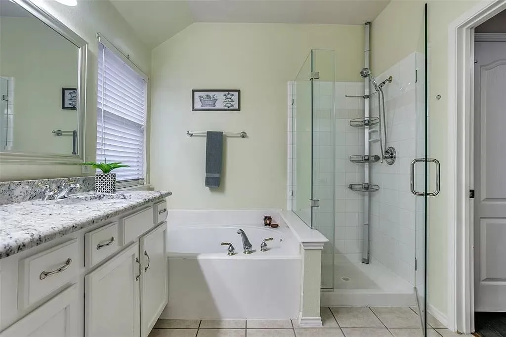 Single Family Residence For Rent in Collin County , 11348 Lockshire Drive, Frisco, Texas 75035, 3 Bedroom, 2 Bathroom, 2 Garage spaces, 1,594 Sqft, built in 1999, mls#21398297, Real Estate Agent in Frisco, Homes For Rent in Collin county, Homes For Rent in Frisco, Realtor in Frisco Texas, Real Estate Brokerage Independent Realty Texas, Luminita Cordes Realtor