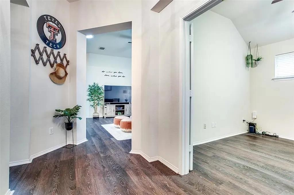 Single Family Residence For Rent in Collin County , 11348 Lockshire Drive, Frisco, Texas 75035, 3 Bedroom, 2 Bathroom, 2 Garage spaces, 1,594 Sqft, built in 1999, mls#21398297, Real Estate Agent in Frisco, Homes For Rent in Collin county, Homes For Rent in Frisco, Realtor in Frisco Texas, Real Estate Brokerage Independent Realty Texas, Luminita Cordes Realtor