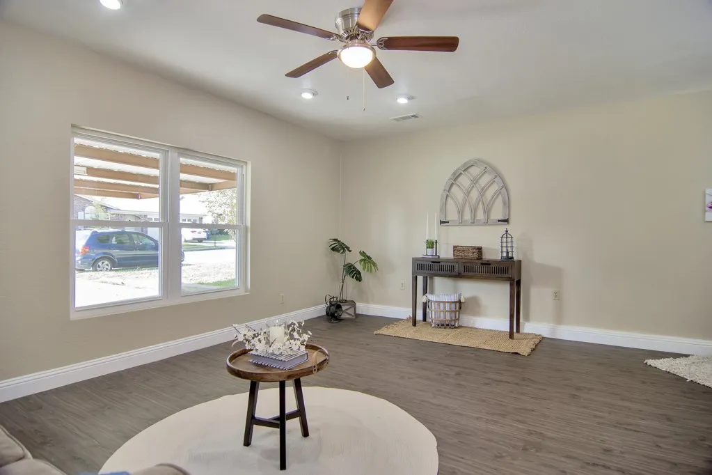 Single Family Residence For Rent in Tarrant County , 6904 Yorkston Street, Watauga, Texas 76148, 3 Bedroom, 2 Bathroom, Garage spaces, 1,700 Sqft, built in 1972, mls#21398308, Real Estate Agent in Watauga, Homes For Rent in Tarrant county, Homes For Rent in Watauga, Realtor in Watauga Texas, Real Estate Brokerage Independent Realty Texas, Luminita Cordes Realtor