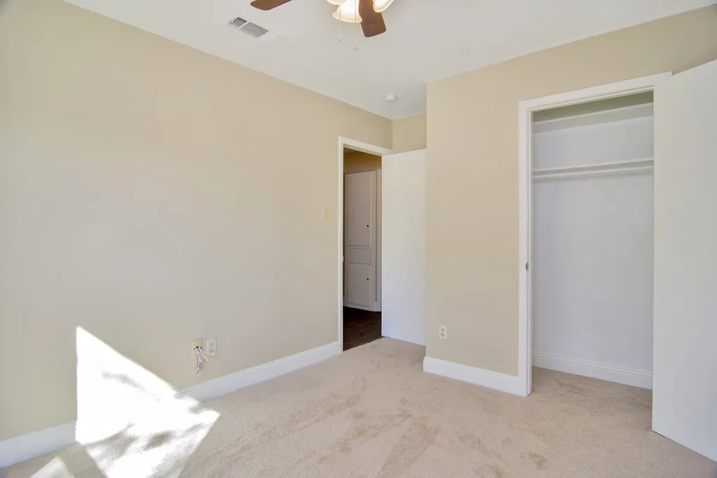 Single Family Residence For Rent in Tarrant County , 6904 Yorkston Street, Watauga, Texas 76148, 3 Bedroom, 2 Bathroom, Garage spaces, 1,700 Sqft, built in 1972, mls#21398308, Real Estate Agent in Watauga, Homes For Rent in Tarrant county, Homes For Rent in Watauga, Realtor in Watauga Texas, Real Estate Brokerage Independent Realty Texas, Luminita Cordes Realtor