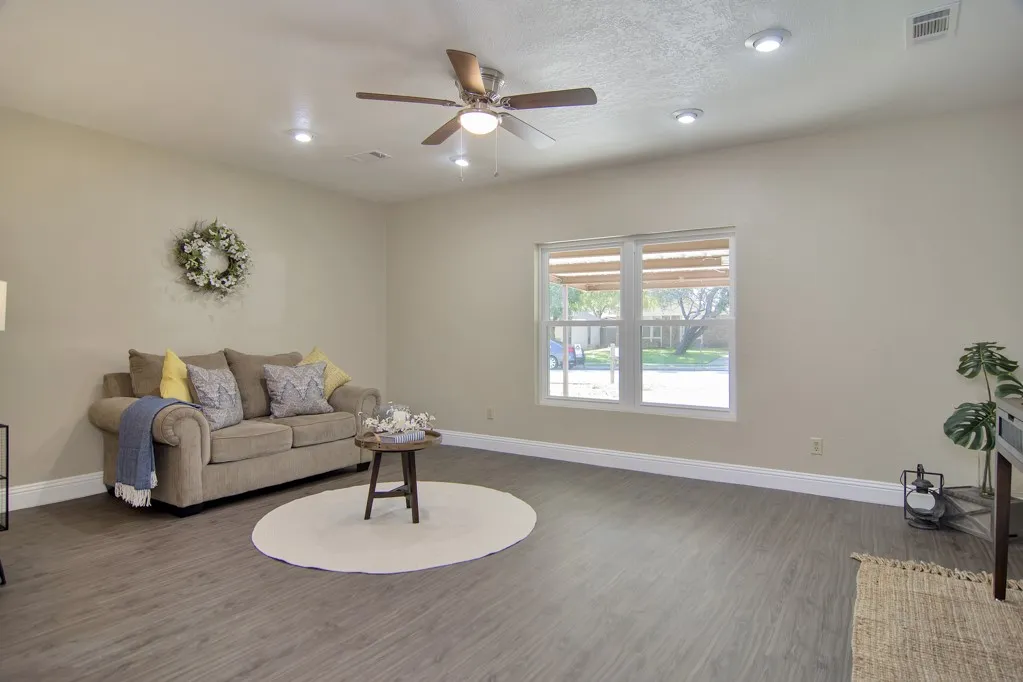 Single Family Residence For Rent in Tarrant County , 6904 Yorkston Street, Watauga, Texas 76148, 3 Bedroom, 2 Bathroom, Garage spaces, 1,700 Sqft, built in 1972, mls#21398308, Real Estate Agent in Watauga, Homes For Rent in Tarrant county, Homes For Rent in Watauga, Realtor in Watauga Texas, Real Estate Brokerage Independent Realty Texas, Luminita Cordes Realtor