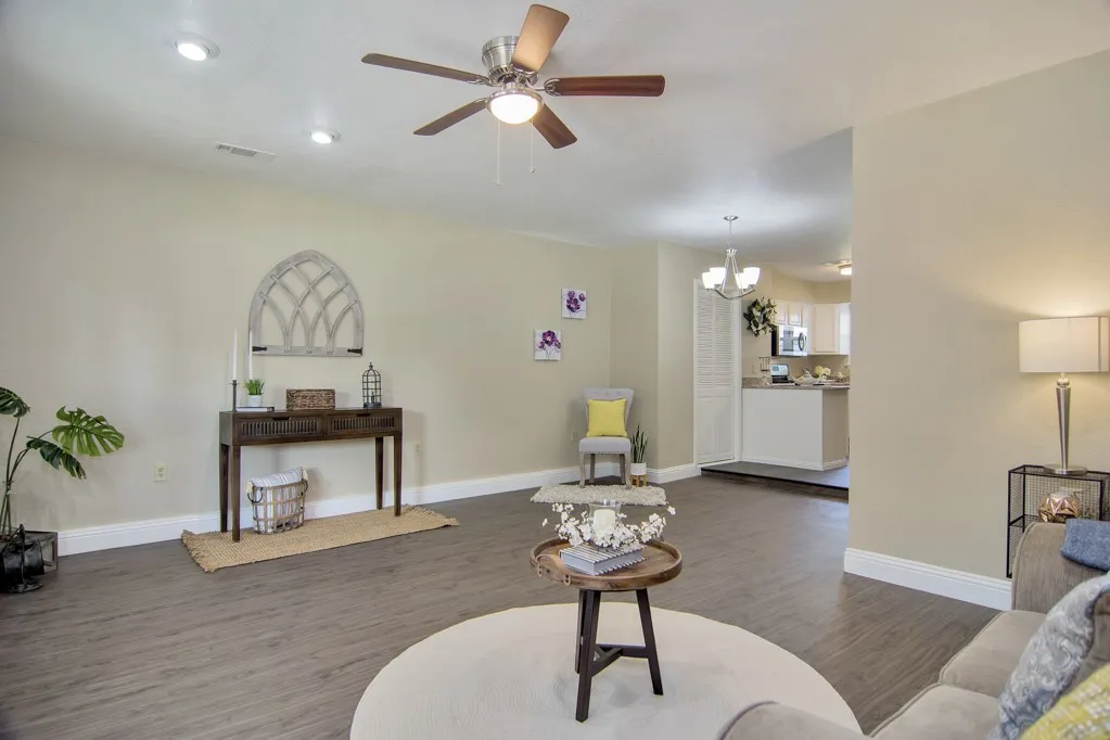 Single Family Residence For Rent in Tarrant County , 6904 Yorkston Street, Watauga, Texas 76148, 3 Bedroom, 2 Bathroom, Garage spaces, 1,700 Sqft, built in 1972, mls#21398308, Real Estate Agent in Watauga, Homes For Rent in Tarrant county, Homes For Rent in Watauga, Realtor in Watauga Texas, Real Estate Brokerage Independent Realty Texas, Luminita Cordes Realtor
