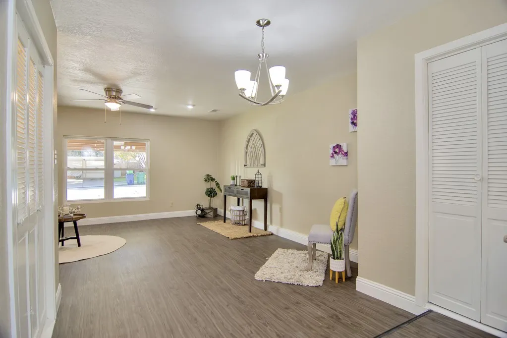 Single Family Residence For Rent in Tarrant County , 6904 Yorkston Street, Watauga, Texas 76148, 3 Bedroom, 2 Bathroom, Garage spaces, 1,700 Sqft, built in 1972, mls#21398308, Real Estate Agent in Watauga, Homes For Rent in Tarrant county, Homes For Rent in Watauga, Realtor in Watauga Texas, Real Estate Brokerage Independent Realty Texas, Luminita Cordes Realtor