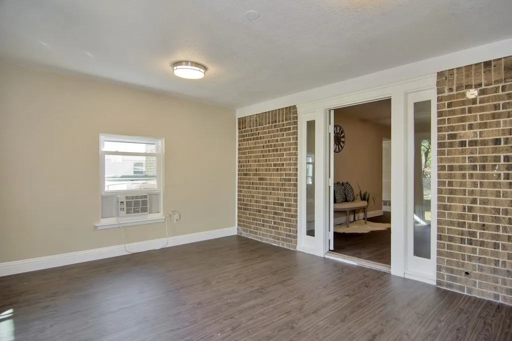 Single Family Residence For Rent in Tarrant County , 6904 Yorkston Street, Watauga, Texas 76148, 3 Bedroom, 2 Bathroom, Garage spaces, 1,700 Sqft, built in 1972, mls#21398308, Real Estate Agent in Watauga, Homes For Rent in Tarrant county, Homes For Rent in Watauga, Realtor in Watauga Texas, Real Estate Brokerage Independent Realty Texas, Luminita Cordes Realtor