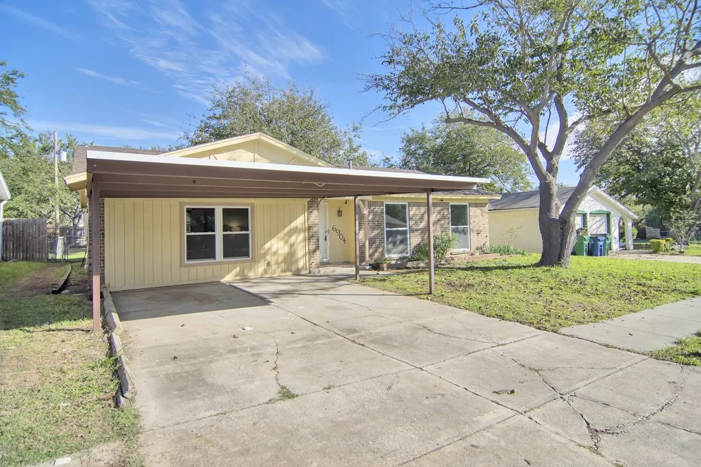 Single Family Residence For Rent in Tarrant County , 6904 Yorkston Street, Watauga, Texas 76148, 3 Bedroom, 2 Bathroom, Garage spaces, 1,700 Sqft, built in 1972, mls#21398308, Real Estate Agent in Watauga, Homes For Rent in Tarrant county, Homes For Rent in Watauga, Realtor in Watauga Texas, Real Estate Brokerage Independent Realty Texas, Luminita Cordes Realtor