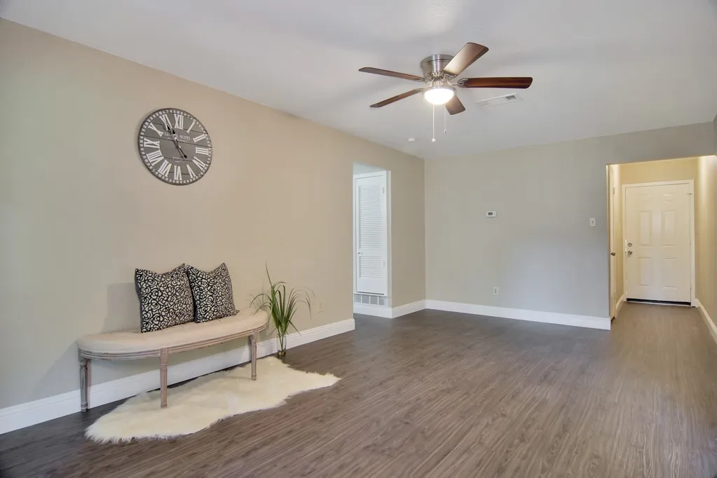 Single Family Residence For Rent in Tarrant County , 6904 Yorkston Street, Watauga, Texas 76148, 3 Bedroom, 2 Bathroom, Garage spaces, 1,700 Sqft, built in 1972, mls#21398308, Real Estate Agent in Watauga, Homes For Rent in Tarrant county, Homes For Rent in Watauga, Realtor in Watauga Texas, Real Estate Brokerage Independent Realty Texas, Luminita Cordes Realtor