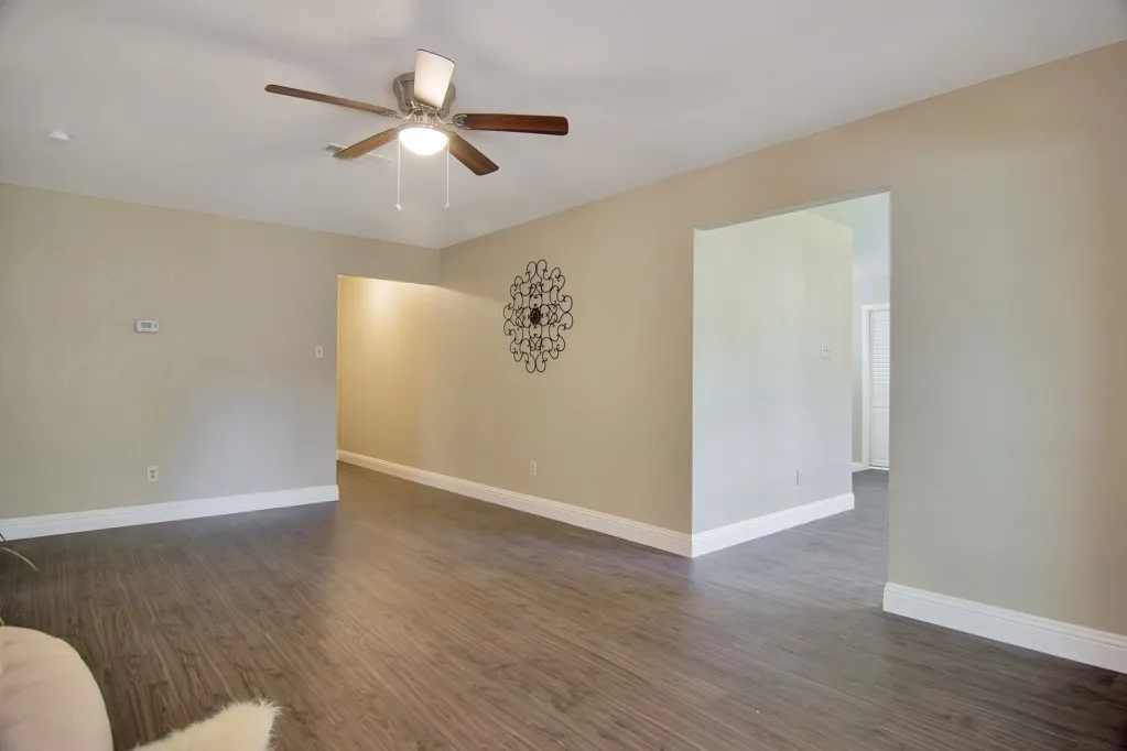 Single Family Residence For Rent in Tarrant County , 6904 Yorkston Street, Watauga, Texas 76148, 3 Bedroom, 2 Bathroom, Garage spaces, 1,700 Sqft, built in 1972, mls#21398308, Real Estate Agent in Watauga, Homes For Rent in Tarrant county, Homes For Rent in Watauga, Realtor in Watauga Texas, Real Estate Brokerage Independent Realty Texas, Luminita Cordes Realtor