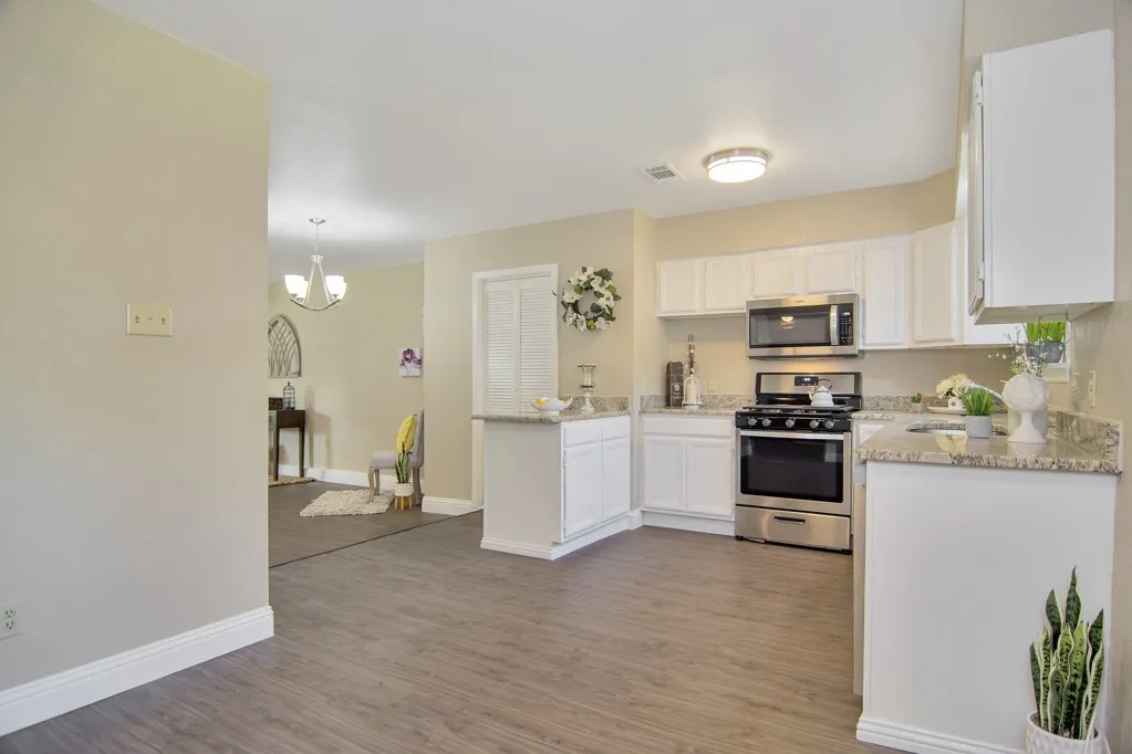 Single Family Residence For Rent in Tarrant County , 6904 Yorkston Street, Watauga, Texas 76148, 3 Bedroom, 2 Bathroom, Garage spaces, 1,700 Sqft, built in 1972, mls#21398308, Real Estate Agent in Watauga, Homes For Rent in Tarrant county, Homes For Rent in Watauga, Realtor in Watauga Texas, Real Estate Brokerage Independent Realty Texas, Luminita Cordes Realtor
