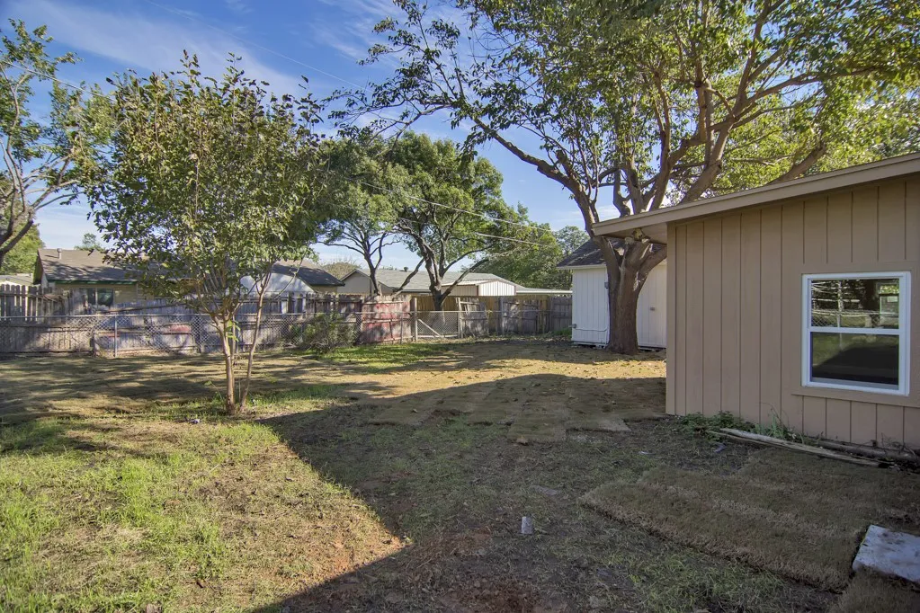 Single Family Residence For Rent in Tarrant County , 6904 Yorkston Street, Watauga, Texas 76148, 3 Bedroom, 2 Bathroom, Garage spaces, 1,700 Sqft, built in 1972, mls#21398308, Real Estate Agent in Watauga, Homes For Rent in Tarrant county, Homes For Rent in Watauga, Realtor in Watauga Texas, Real Estate Brokerage Independent Realty Texas, Luminita Cordes Realtor
