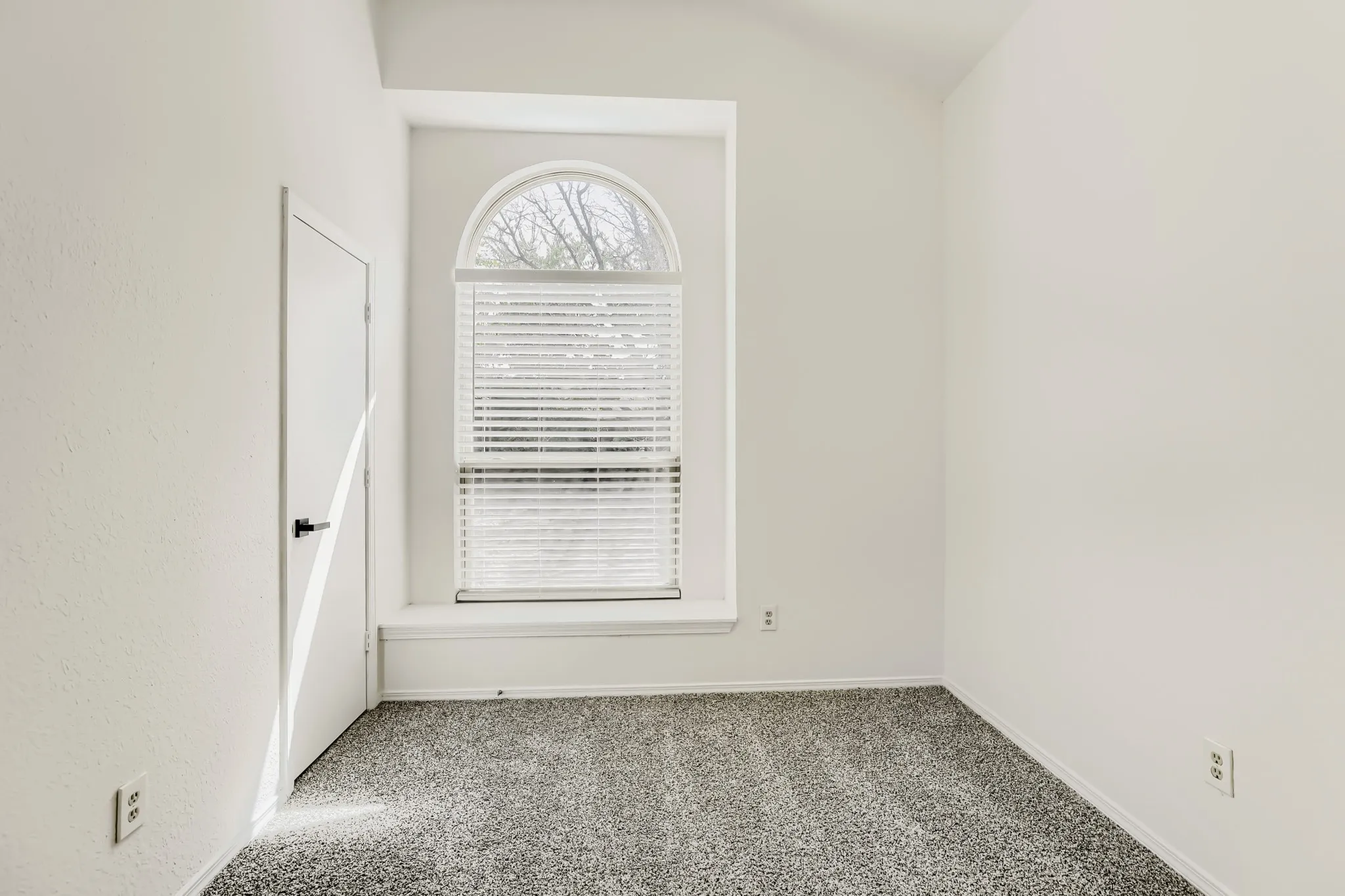Single Family Residence For Sale in Dallas County , 7810 Ivy Lane, Rowlett, Texas 75089, 3 Bedroom, 2 Bathroom, 2 Garage spaces, 1,385 Sqft, built in 1986, mls#21395487, Real Estate Agent in Rowlett, Homes For Sale in Dallas county, Homes For Sale in Rowlett, Realtor in Rowlett Texas, Real Estate Brokerage Independent Realty Texas, Luminita Cordes Realtor
