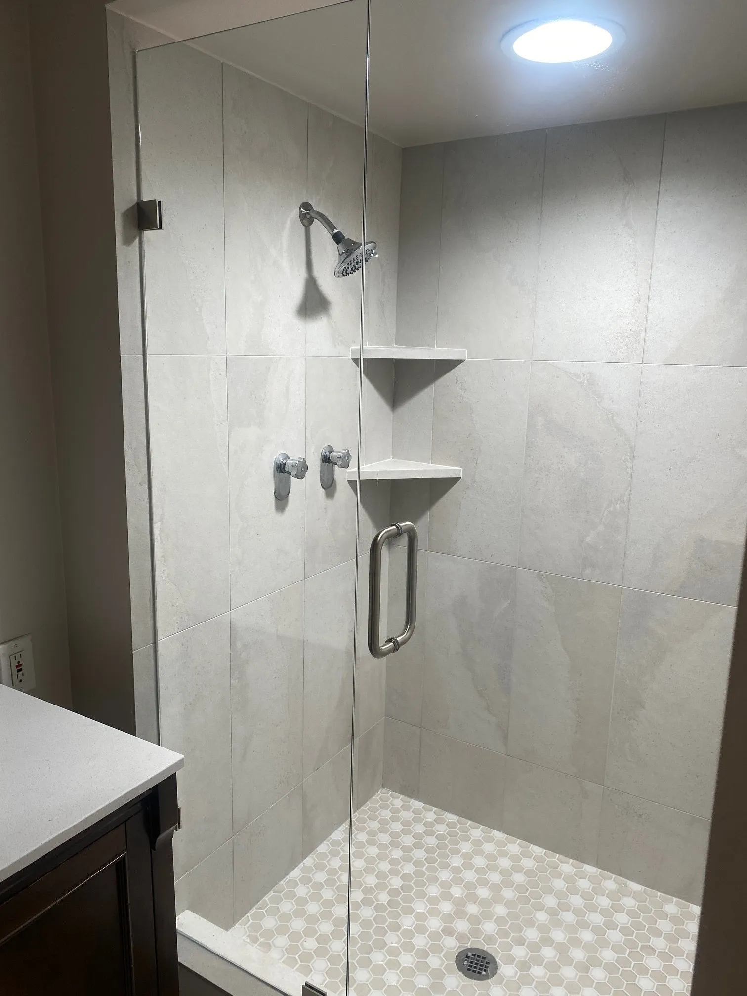 Condominium For Sale in Dallas County , 6211 W Northwest Highway 307, Dallas, Texas 75225, 2 Bedroom, 2 Bathroom, 1 Garage spaces, 1,115 Sqft, built in 1966, mls#21389507, Real Estate Agent in Dallas, Homes For Sale in Dallas county, Homes For Sale in Dallas, Realtor in Dallas Texas, Real Estate Brokerage Independent Realty Texas, Luminita Cordes Realtor