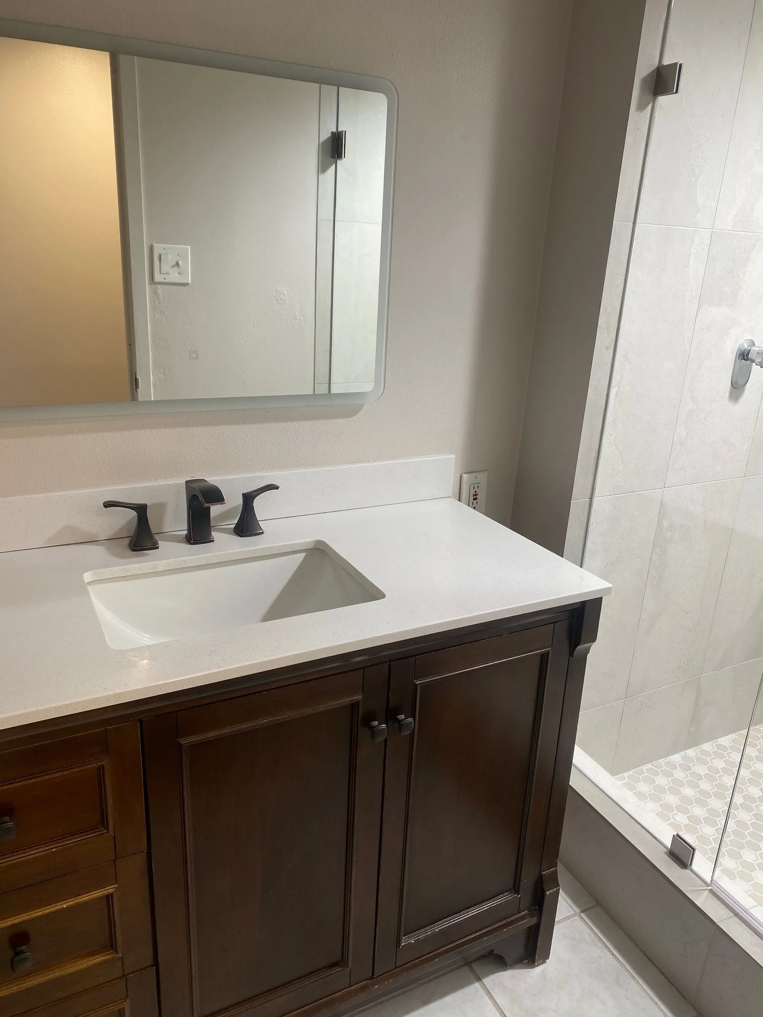 Condominium For Sale in Dallas County , 6211 W Northwest Highway 307, Dallas, Texas 75225, 2 Bedroom, 2 Bathroom, 1 Garage spaces, 1,115 Sqft, built in 1966, mls#21389507, Real Estate Agent in Dallas, Homes For Sale in Dallas county, Homes For Sale in Dallas, Realtor in Dallas Texas, Real Estate Brokerage Independent Realty Texas, Luminita Cordes Realtor