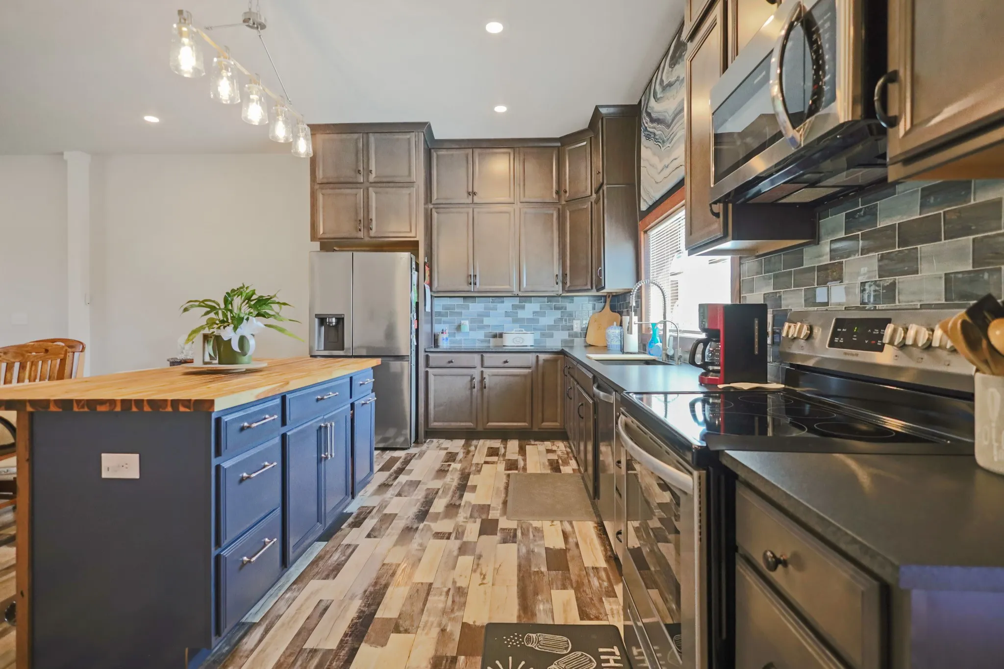 Single Family Residence For Sale in Kent County , 301 Fagan Road, Snyder, Texas 79549, 4 Bedroom, 4 Bathroom, 2 Garage spaces, 2,430 Sqft, built in 2022, mls#21398285, Real Estate Agent in Snyder, Homes For Sale in Kent county, Homes For Sale in Snyder, Realtor in Snyder Texas, Real Estate Brokerage Independent Realty Texas, Luminita Cordes Realtor