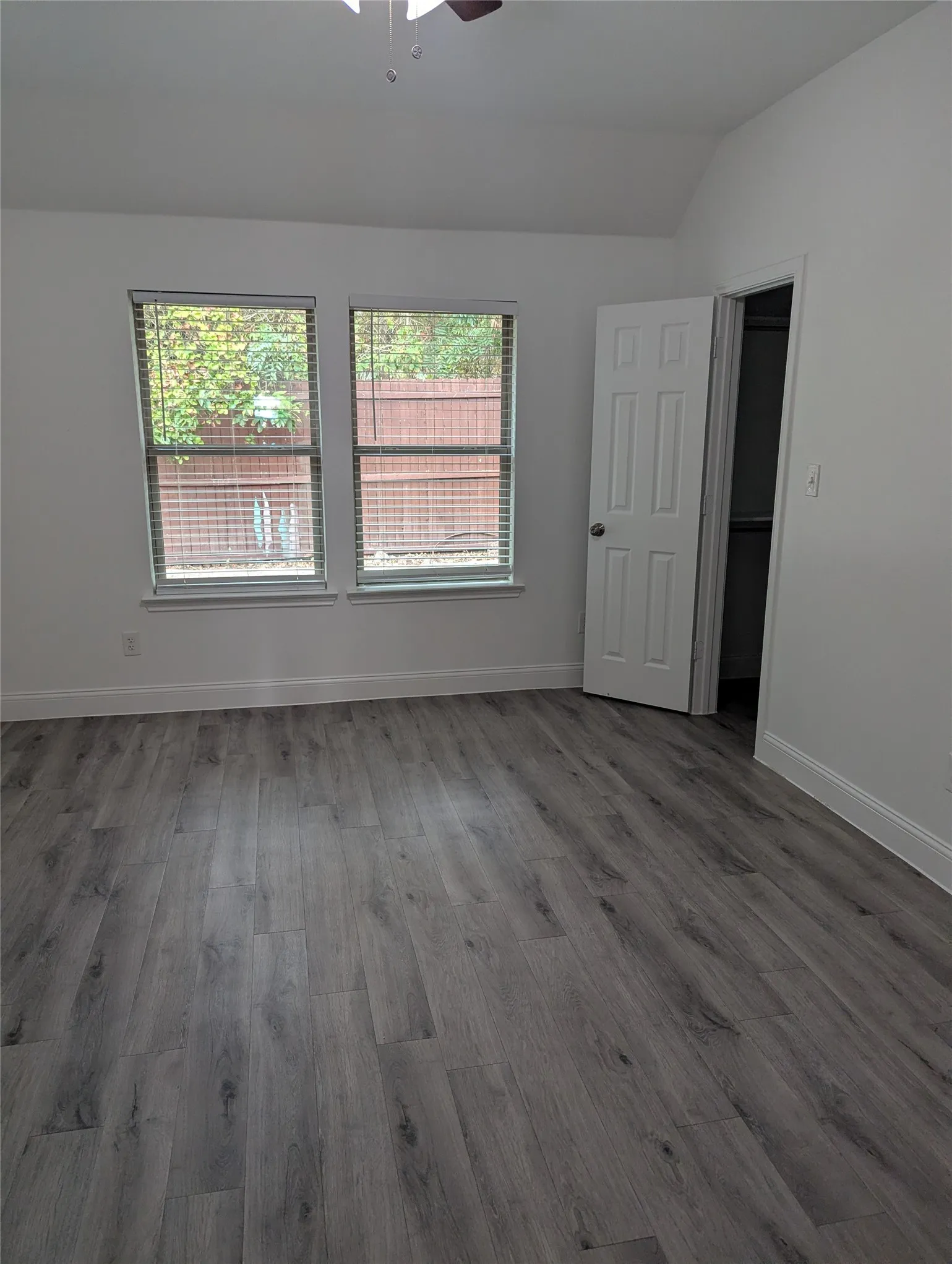 Single Family Residence For Sale in Hunt County , 3201 Bois D Arc Street, Greenville, Texas 75401, 3 Bedroom, 2 Bathroom, Garage spaces, 1,229 Sqft, built in 2018, mls#21398298, Real Estate Agent in Greenville, Homes For Sale in Hunt county, Homes For Sale in Greenville, Realtor in Greenville Texas, Real Estate Brokerage Independent Realty Texas, Luminita Cordes Realtor