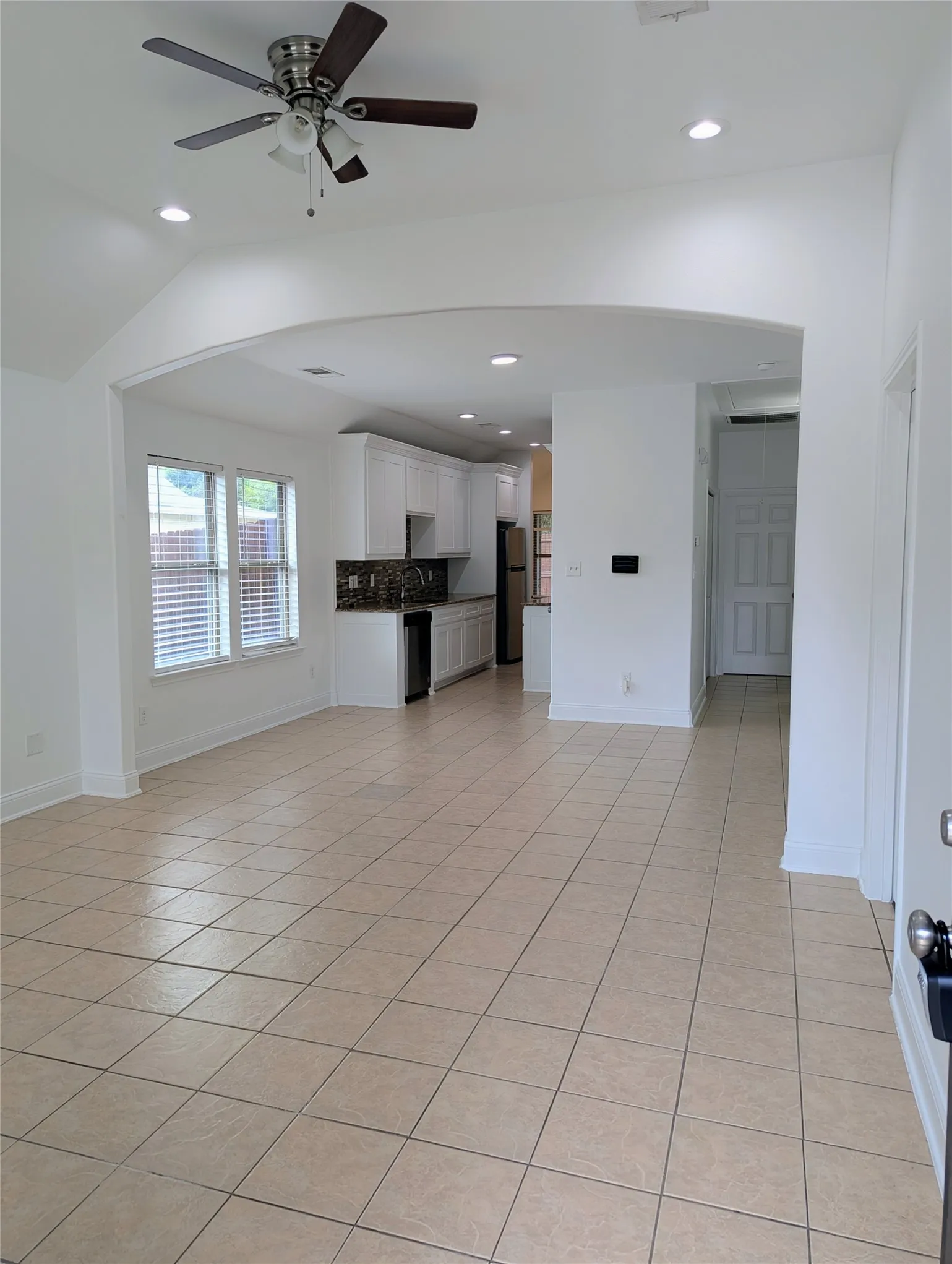 Single Family Residence For Sale in Hunt County , 3201 Bois D Arc Street, Greenville, Texas 75401, 3 Bedroom, 2 Bathroom, Garage spaces, 1,229 Sqft, built in 2018, mls#21398298, Real Estate Agent in Greenville, Homes For Sale in Hunt county, Homes For Sale in Greenville, Realtor in Greenville Texas, Real Estate Brokerage Independent Realty Texas, Luminita Cordes Realtor