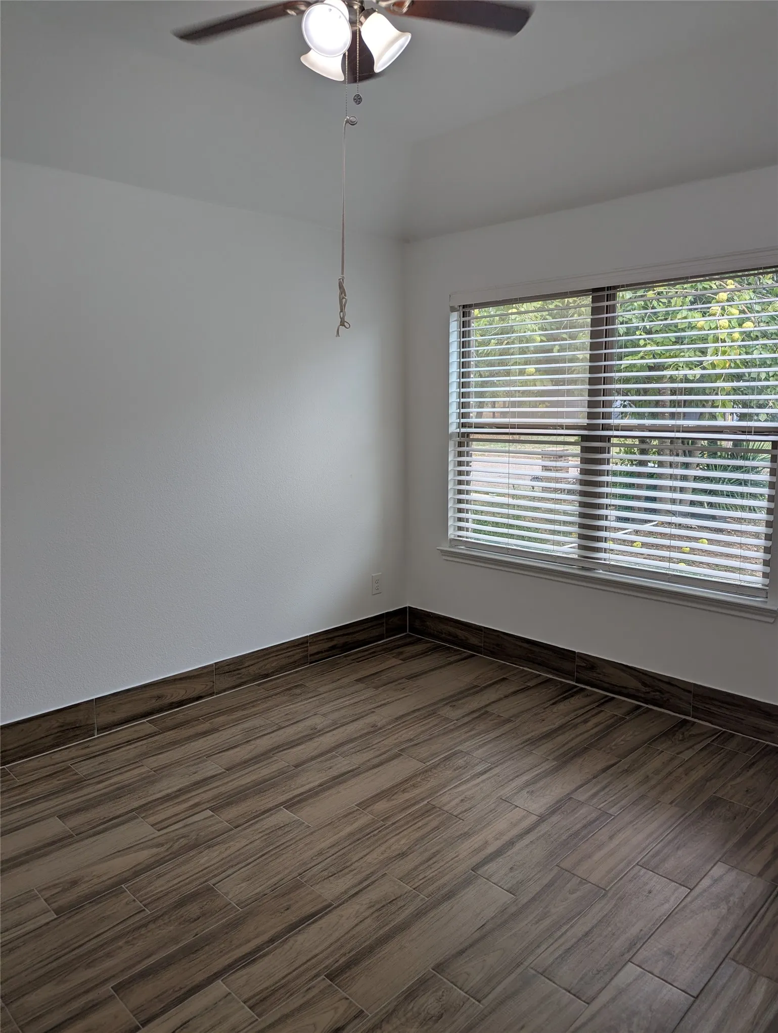 Single Family Residence For Sale in Hunt County , 3201 Bois D Arc Street, Greenville, Texas 75401, 3 Bedroom, 2 Bathroom, Garage spaces, 1,229 Sqft, built in 2018, mls#21398298, Real Estate Agent in Greenville, Homes For Sale in Hunt county, Homes For Sale in Greenville, Realtor in Greenville Texas, Real Estate Brokerage Independent Realty Texas, Luminita Cordes Realtor