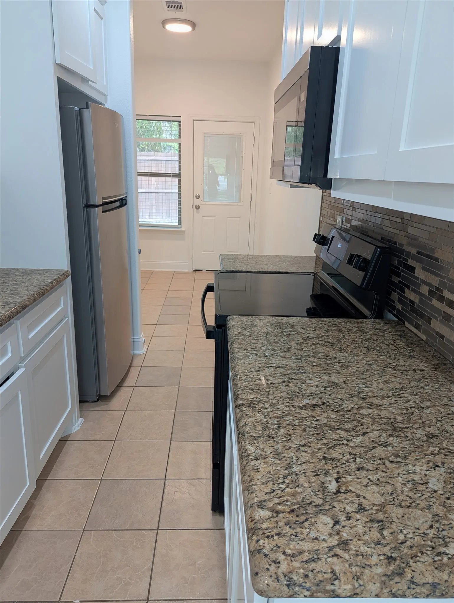 Single Family Residence For Sale in Hunt County , 3201 Bois D Arc Street, Greenville, Texas 75401, 3 Bedroom, 2 Bathroom, Garage spaces, 1,229 Sqft, built in 2018, mls#21398298, Real Estate Agent in Greenville, Homes For Sale in Hunt county, Homes For Sale in Greenville, Realtor in Greenville Texas, Real Estate Brokerage Independent Realty Texas, Luminita Cordes Realtor