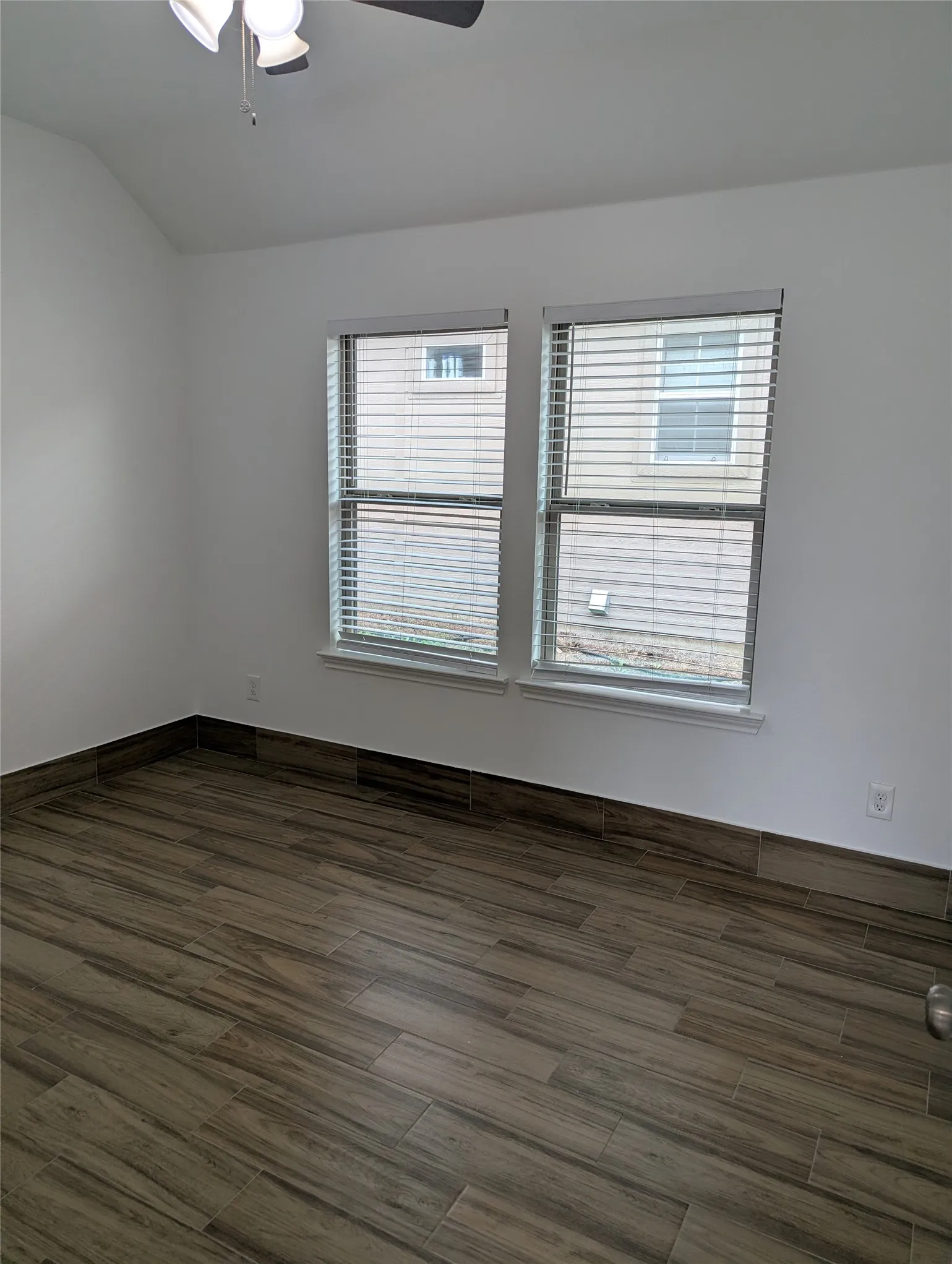 Single Family Residence For Sale in Hunt County , 3201 Bois D Arc Street, Greenville, Texas 75401, 3 Bedroom, 2 Bathroom, Garage spaces, 1,229 Sqft, built in 2018, mls#21398298, Real Estate Agent in Greenville, Homes For Sale in Hunt county, Homes For Sale in Greenville, Realtor in Greenville Texas, Real Estate Brokerage Independent Realty Texas, Luminita Cordes Realtor