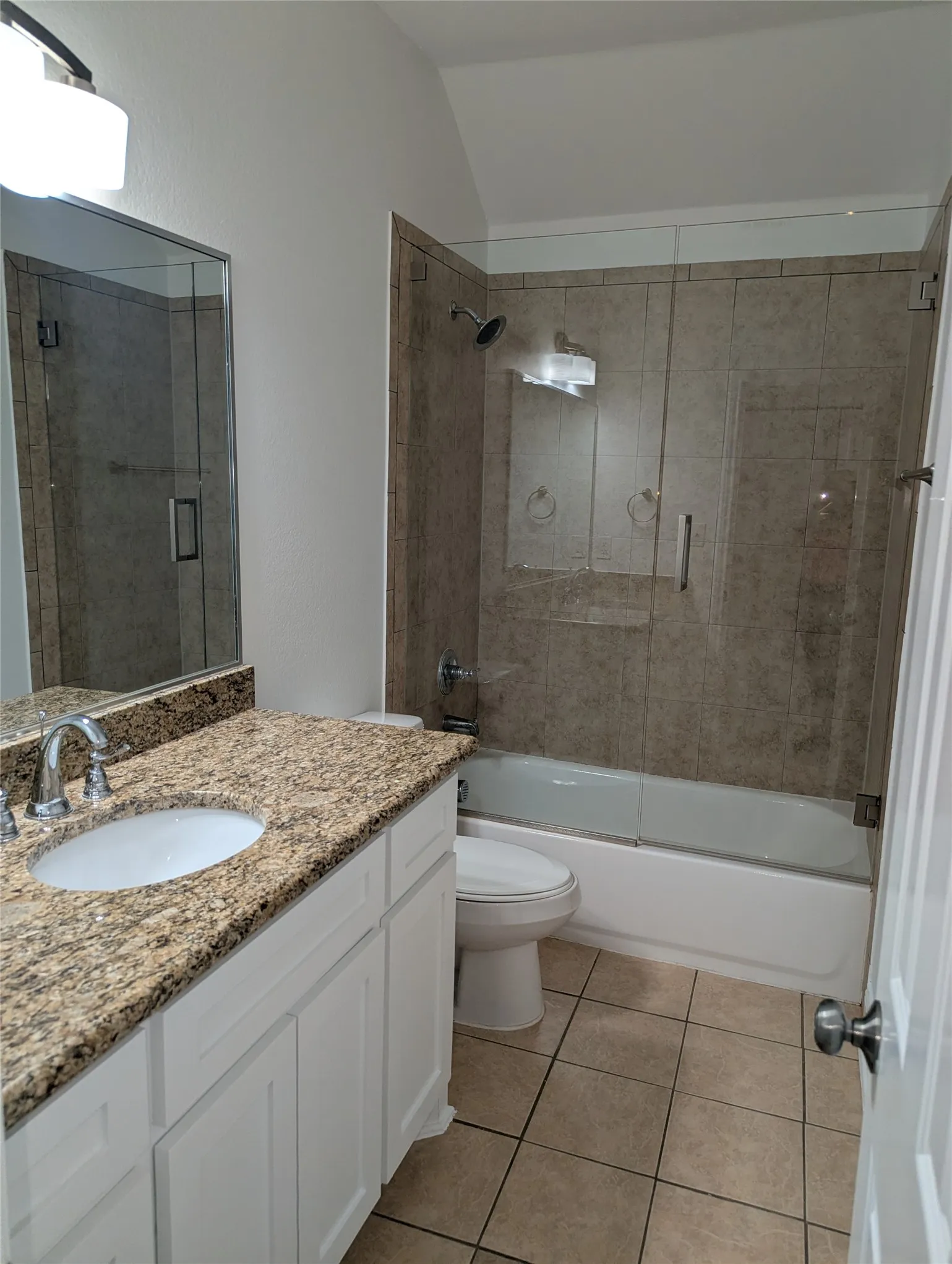 Single Family Residence For Sale in Hunt County , 3201 Bois D Arc Street, Greenville, Texas 75401, 3 Bedroom, 2 Bathroom, Garage spaces, 1,229 Sqft, built in 2018, mls#21398298, Real Estate Agent in Greenville, Homes For Sale in Hunt county, Homes For Sale in Greenville, Realtor in Greenville Texas, Real Estate Brokerage Independent Realty Texas, Luminita Cordes Realtor