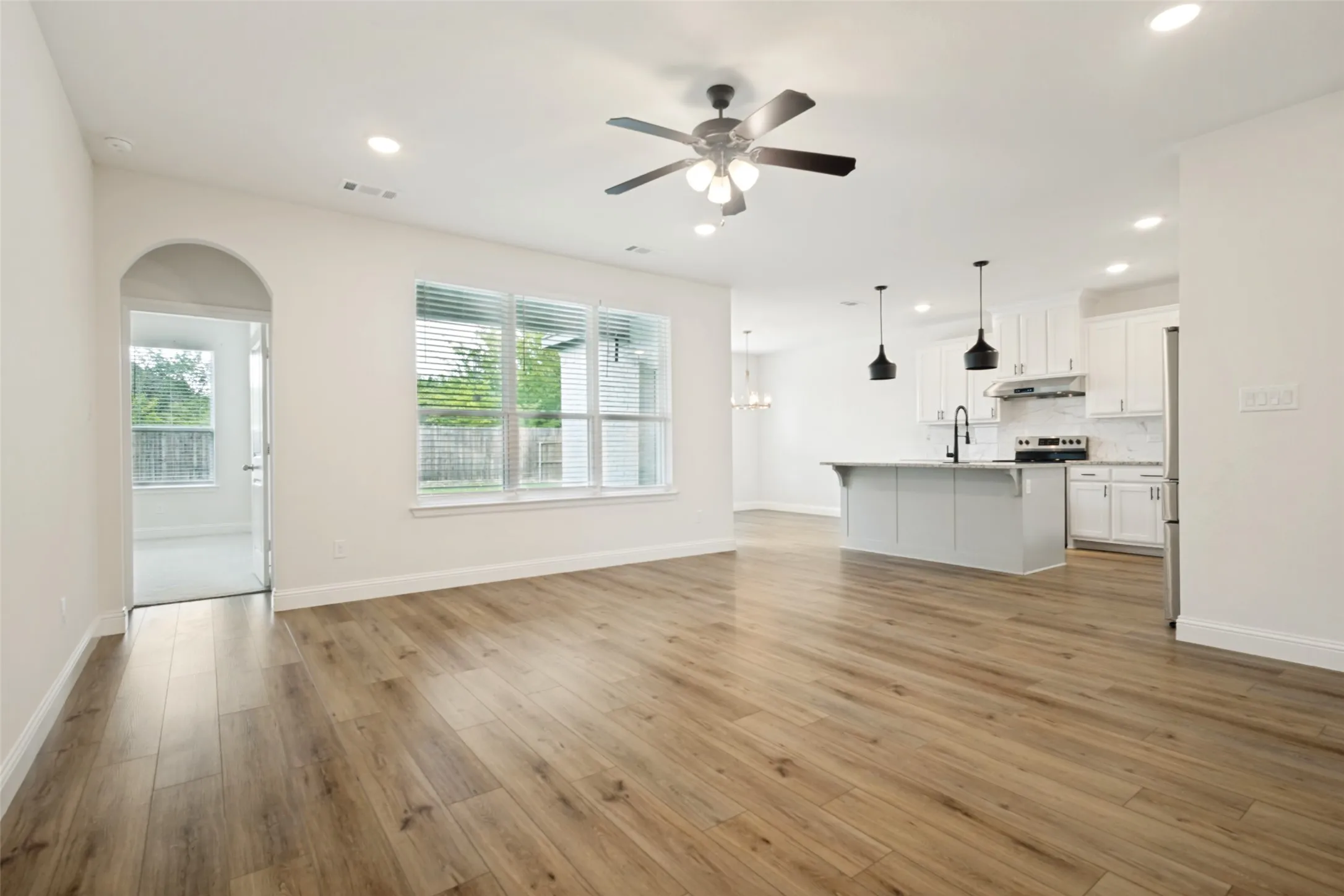 Single Family Residence For Rent in Denton County , 2405 Donella Drive, Denton, Texas 76207, 3 Bedroom, 2 Bathroom, 2 Garage spaces, 2,216 Sqft, built in 2022, mls#21398281, Real Estate Agent in Denton, Homes For Rent in Denton county, Homes For Rent in Denton, Realtor in Denton Texas, Real Estate Brokerage Independent Realty Texas, Luminita Cordes Realtor