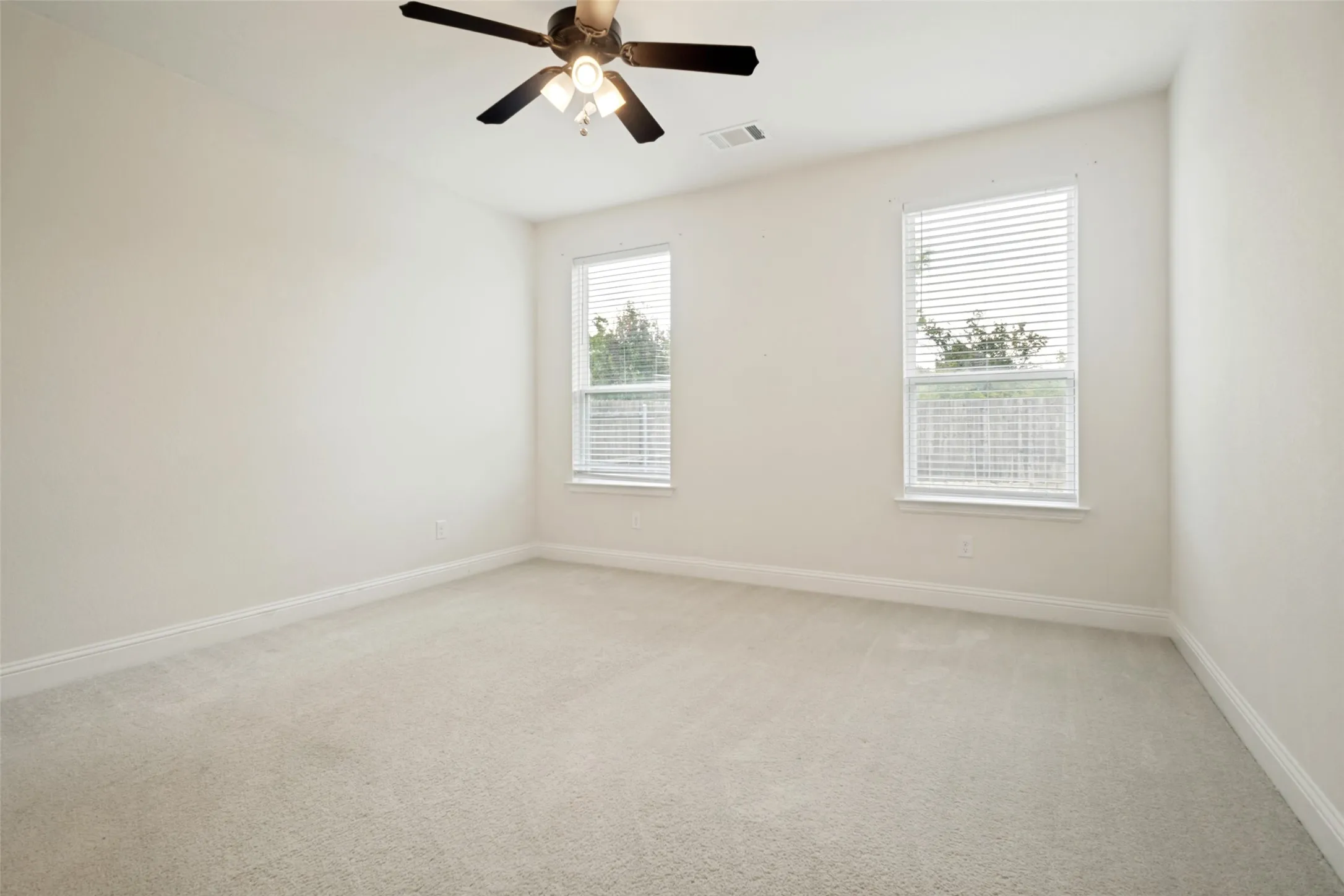 Single Family Residence For Rent in Denton County , 2405 Donella Drive, Denton, Texas 76207, 3 Bedroom, 2 Bathroom, 2 Garage spaces, 2,216 Sqft, built in 2022, mls#21398281, Real Estate Agent in Denton, Homes For Rent in Denton county, Homes For Rent in Denton, Realtor in Denton Texas, Real Estate Brokerage Independent Realty Texas, Luminita Cordes Realtor
