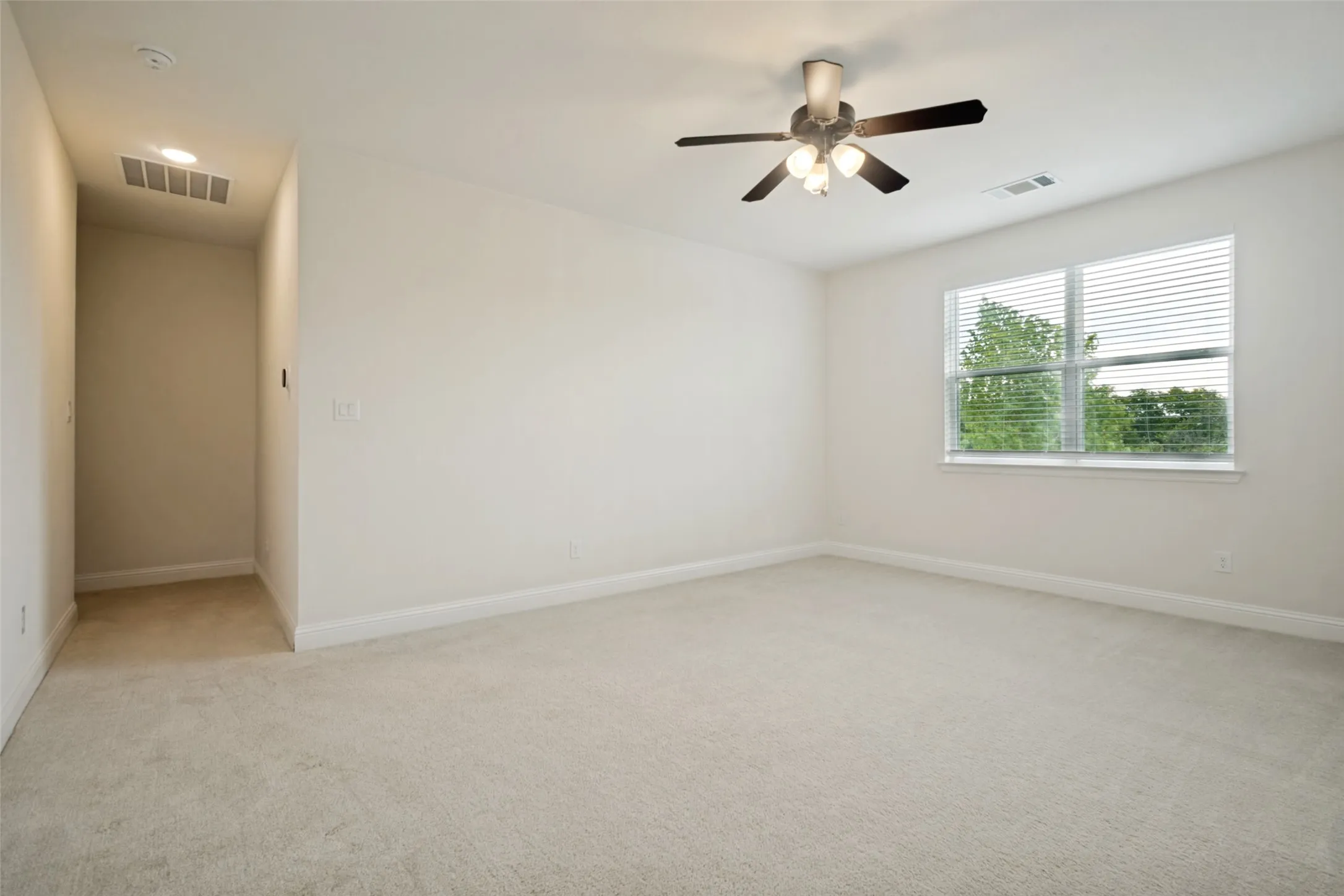Single Family Residence For Rent in Denton County , 2405 Donella Drive, Denton, Texas 76207, 3 Bedroom, 2 Bathroom, 2 Garage spaces, 2,216 Sqft, built in 2022, mls#21398281, Real Estate Agent in Denton, Homes For Rent in Denton county, Homes For Rent in Denton, Realtor in Denton Texas, Real Estate Brokerage Independent Realty Texas, Luminita Cordes Realtor