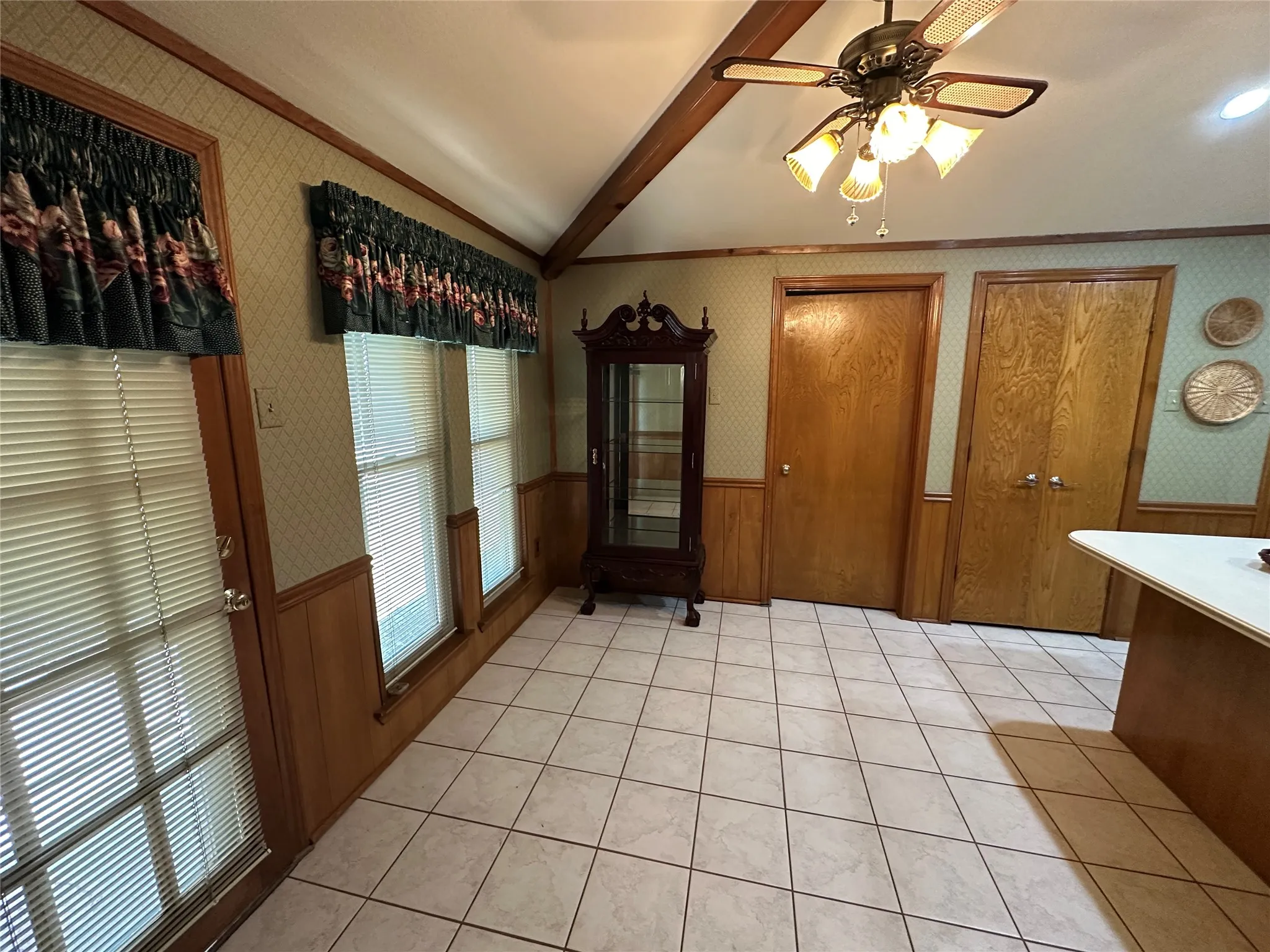 Single Family Residence For Sale in Dallas County , 1420 Oxford Place, Mesquite, Texas 75149, 3 Bedroom, 2 Bathroom, 2 Garage spaces, 1,891 Sqft, built in 1981, mls#21397456, Real Estate Agent in Mesquite, Homes For Sale in Dallas county, Homes For Sale in Mesquite, Realtor in Mesquite Texas, Real Estate Brokerage Independent Realty Texas, Luminita Cordes Realtor